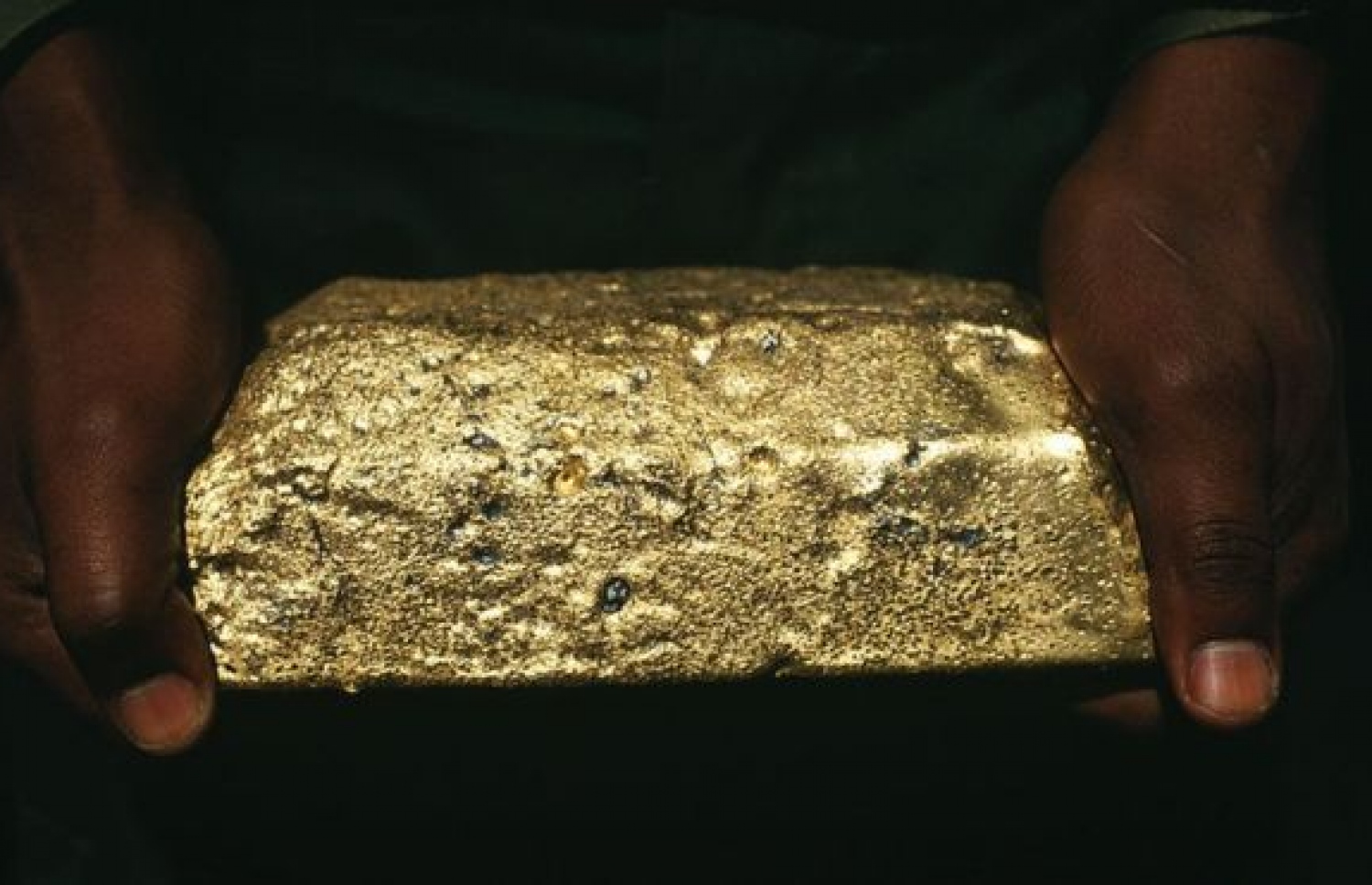 ސައުތު އެފްރިކާ އަކީ ދުނިޔޭގައި އެންމެ ގިނައިން ރަން ނަގާ ގައުމު. --ފޮޓޯ:ގެޓީ އިމޭޖަސް