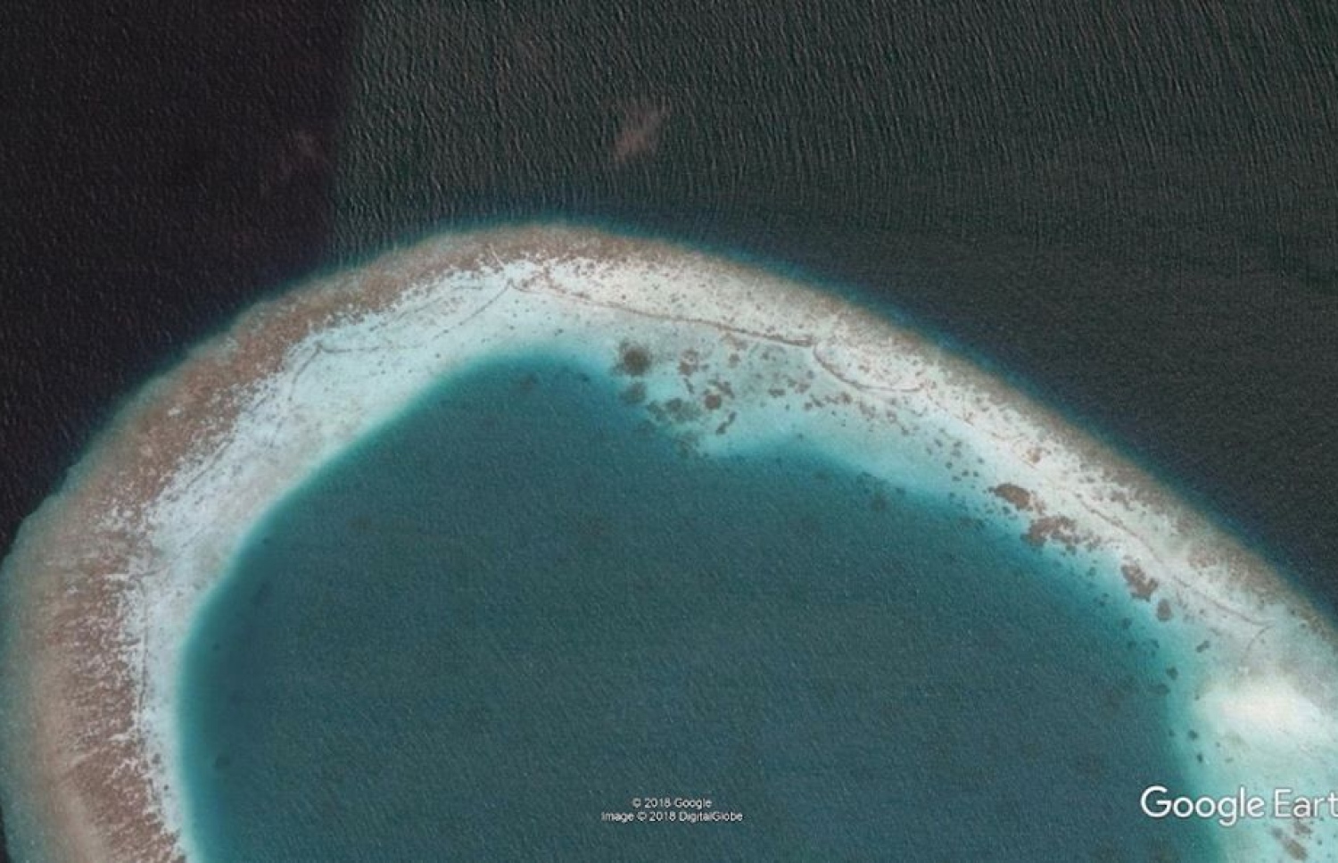 ފ. އަތޮޅު ފަޅެއްގައި ގަލުން ހަދާފައި ހުރި މަޅިތަކެއް