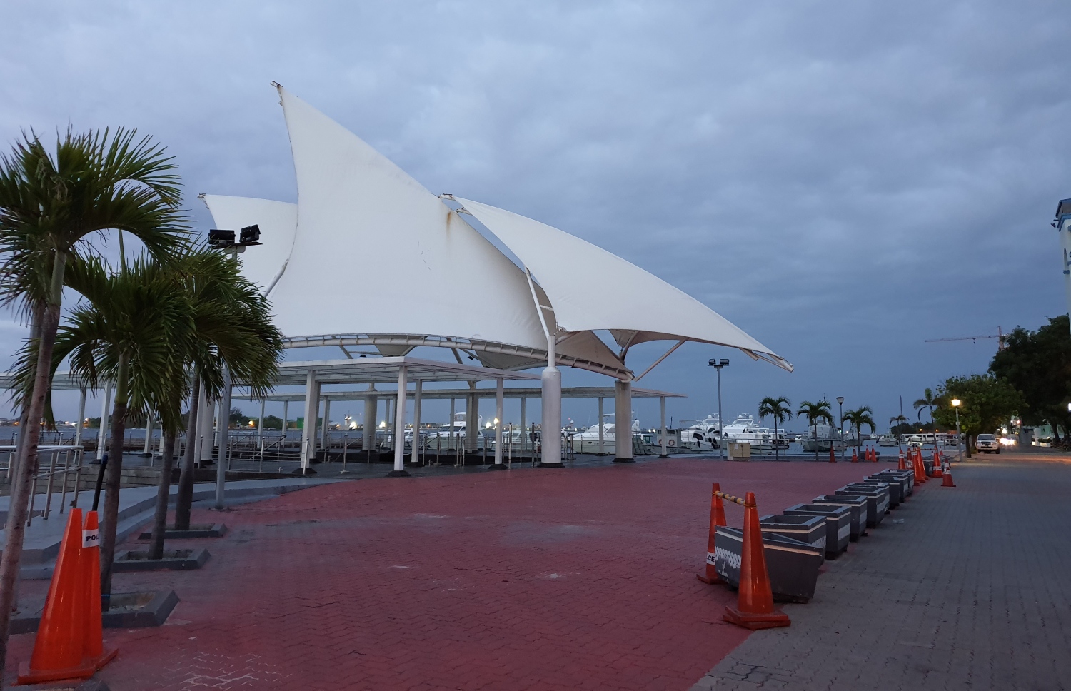 ފިތުރު އީދު ދުވަސް: ކުރިން ނަމަ މީހުން ފުރިފައި އޮންނަ އެއް ނަންބަރު ފާލަން ކައިރި ވެސް ހުހަށް