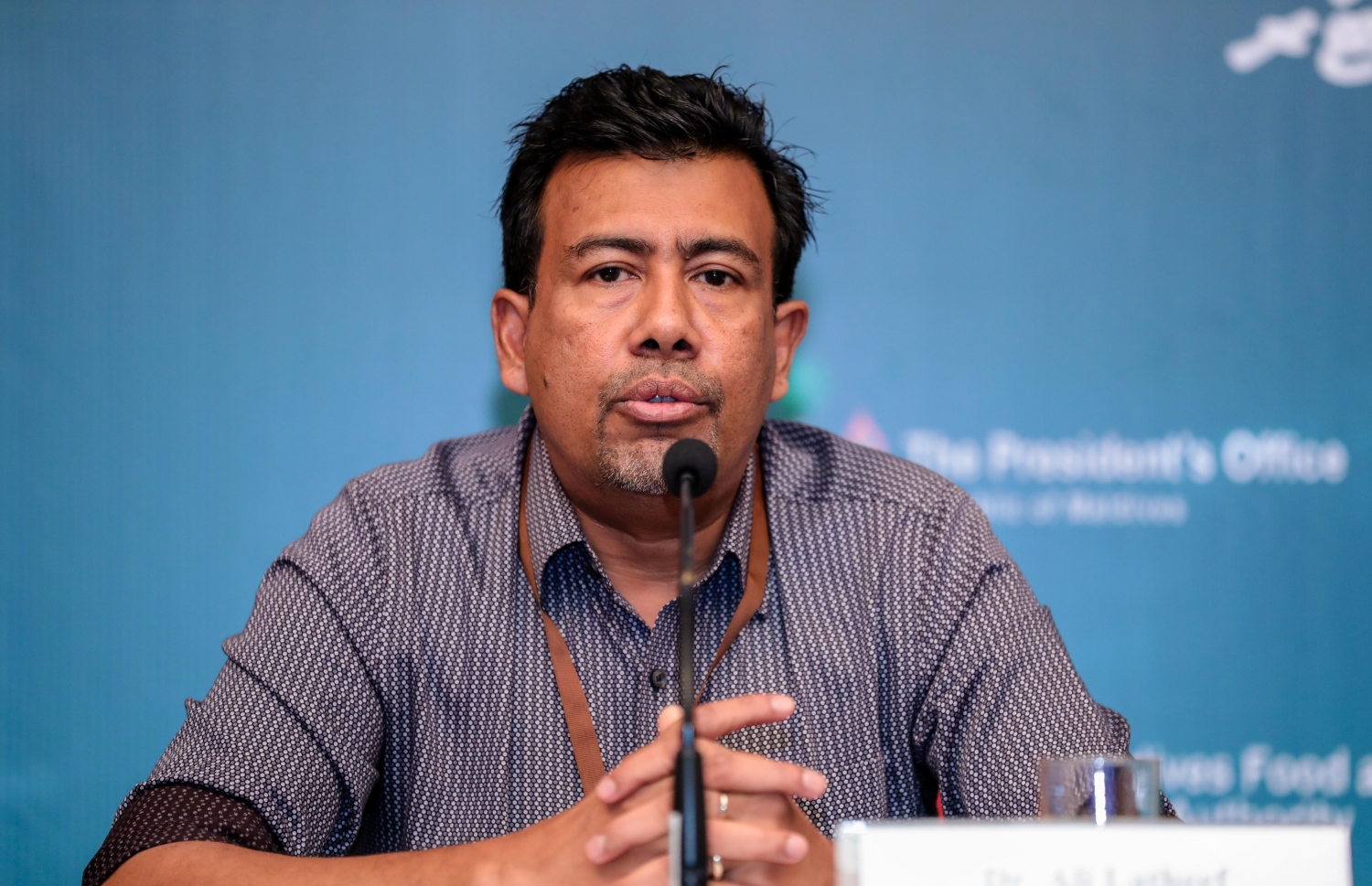 މިރޭގެ މީޑިއާ ބްރީފިންގައި ޑރ. އަލީ ލަތީފް ވާހަކަ ދައްކަވަނީ. --ފޮޓޯ/މިހާރު