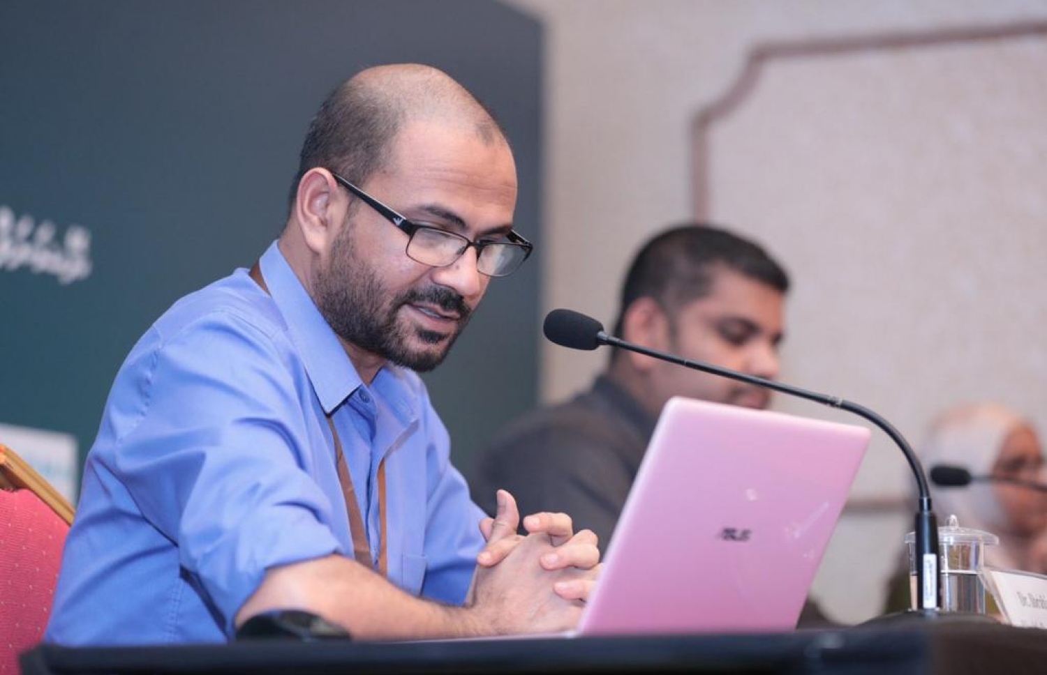 އެޗްޕީއޭގެ އެޕިޑެމިއޮލޮޖިސްޓް ޑރ. އިބްރާހީމް އަފްޒަލް ޕްރެސް ބްރީފިންއެއްގައި ވާހަކަ ދައްކަވަނީ: އޭނާ ވިދާޅުވަނީ ފަސޭހަކޮށްލައިގެން ނުވާނެ ކަމަށް.