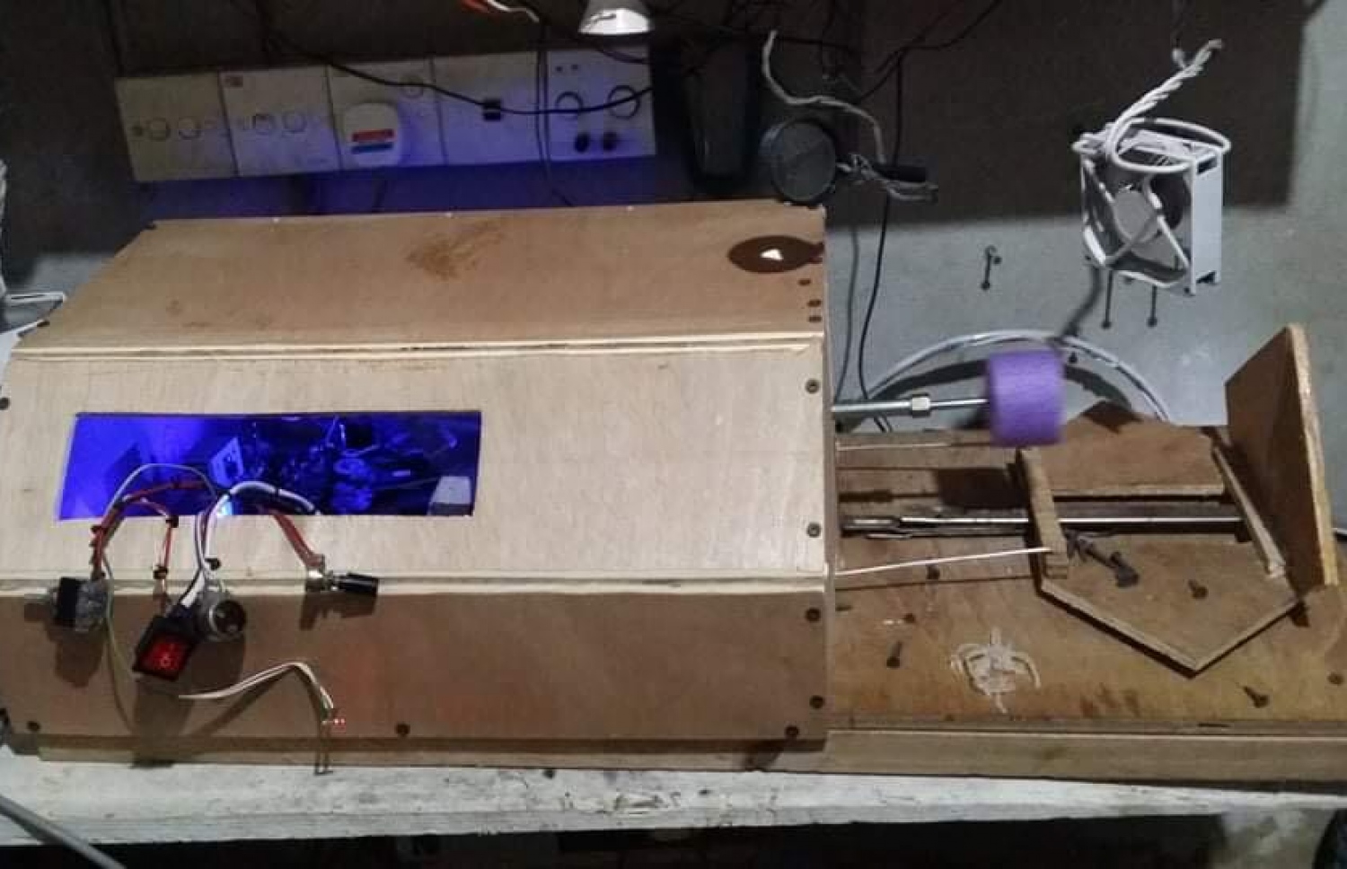 މުޅިން ފުރިހަމަ ނުވެ ހުރި އަޝްހަމްގެ ވެންޓިލޭޓަރު