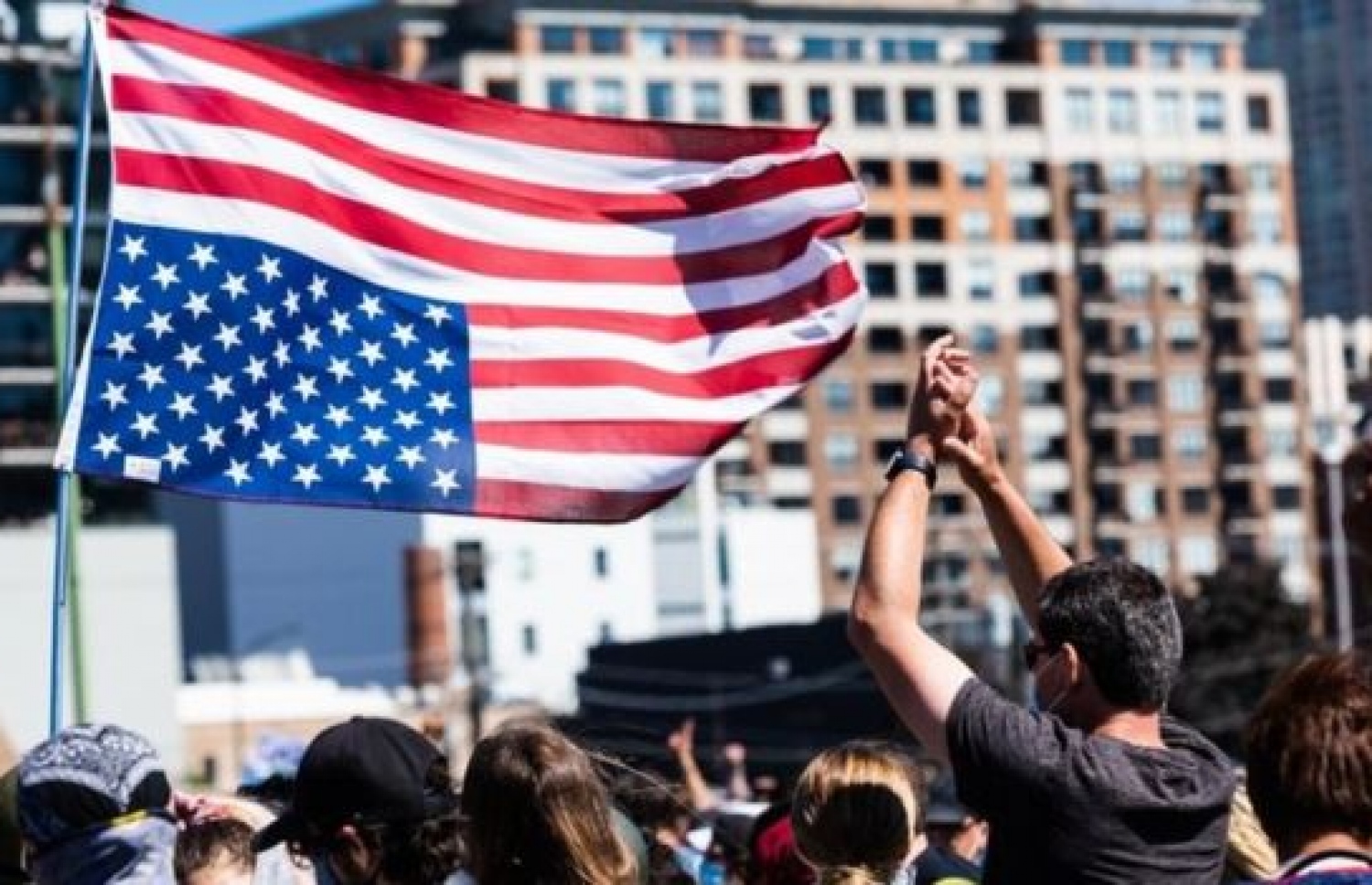 ނަސްލީ ތަފާތު ކުރުމާ ދެކޮޅަށް ޝިކާގޯގައި މުޒާހަރާ ކުރަނީ. --ފޮޓޯ:ގެޓީ އިމޭޖަސް