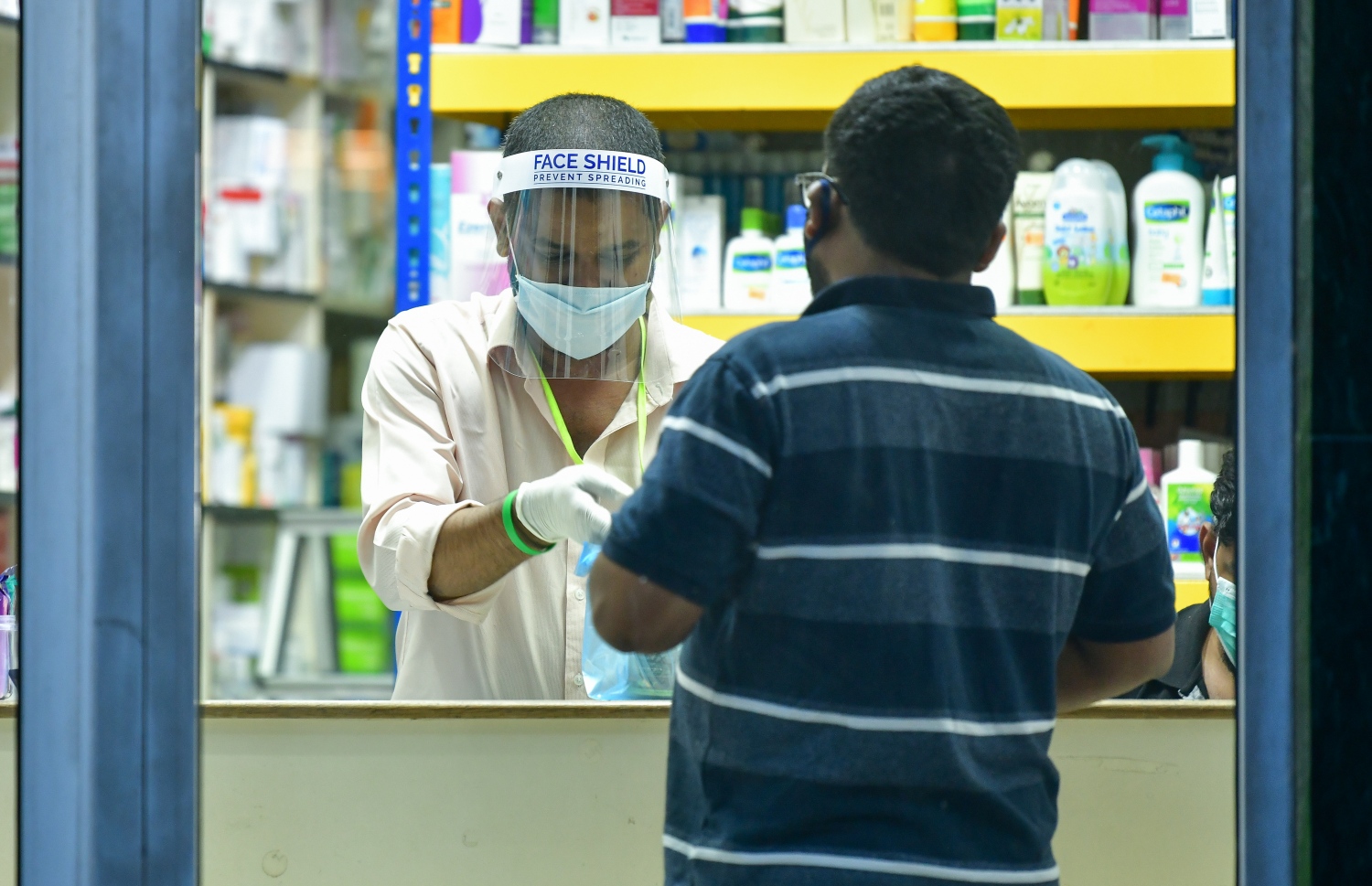 މާލެ: ޖޫން 6، 2020: އެޗްޕީއޭ އިން މޭ މަހު 28 ގައި ލޮކްޑައުން އަށް ދިން ލުޔާއެކު، މާލެތެރެ ހަލަބޮލިވުން.-- ފޮޓޯ: ނިޝާން އަލީ،/ މިހާރު