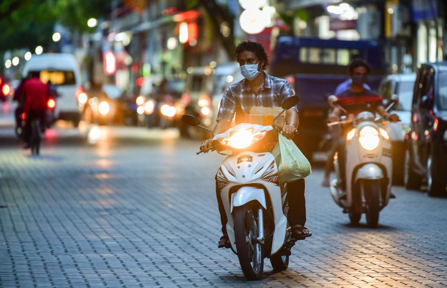 މާލެ: ޖޫން 6، 2020: އެޗްޕީއޭ އިން މޭ މަހު 28 ގައި ލޮކްޑައުން އަށް ދިން ލުޔާއެކު، މާލެތެރެ ހަލަބޮލިވުން.-- ފޮޓޯ: ނިޝާން އަލީ،  / މިހާރު