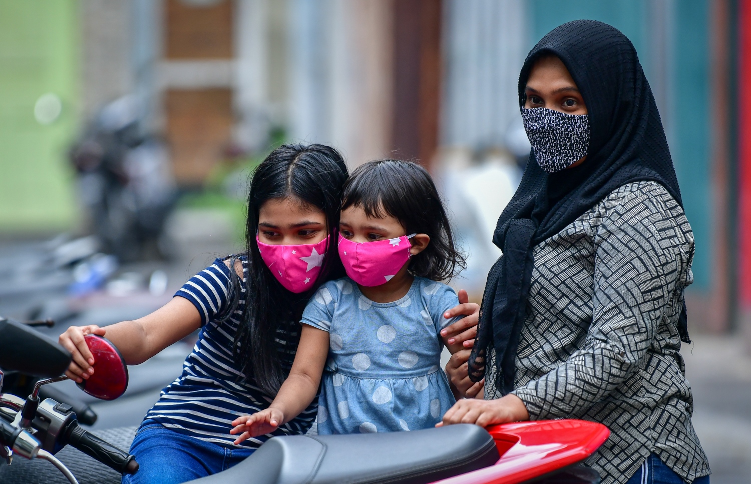 މާލެ: ޖޫން 6، 2020: އެޗްޕީއޭ އިން މޭ މަހު 28 ގައި ލޮކްޑައުން އަށް ދިން ލުޔާއެކު، މާލެތެރެ ހަލަބޮލިވުން.-- ފޮޓޯ: ނިޝާން އަލީ، / މިހާރު