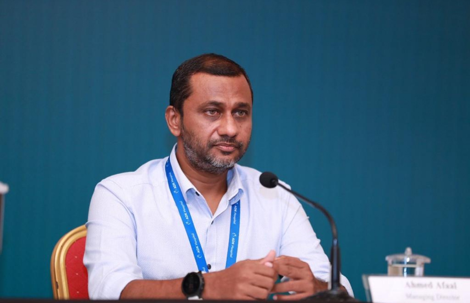 އެންއީއޯސީން ރޭ ބޭއްވި މީޑިއާ ބްރީފިންގައި އަފްއާލް ނޫސްވެރިއެއްގެ ސުވާލު އަޑުއައްސަވަނީ.