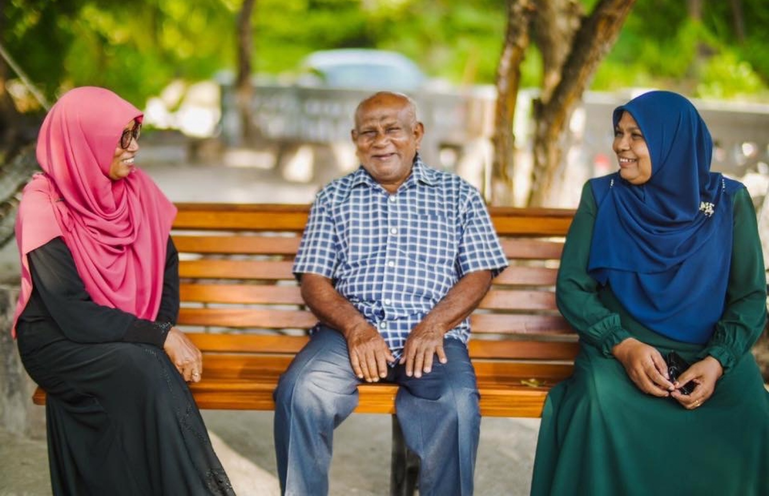 ކޮމިއުނިޓީ ފަންޑުގެ އެހީއާއެކު ހުޅުވި ޕާކެއްގައި އިސްރަށްވެހިންތަކެއް އިށީދެގެން-- ފޮޓޯ:ބީއެމްއެލް