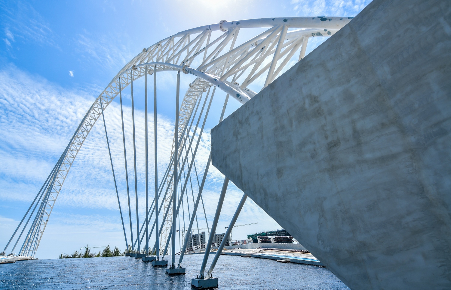 މާލެ: ޖޫން 23، 2020: ހުޅުމާލެ ފުރަތަ ފިޔަވައްސާ ދެ ވަނަ ފިޔަވަހި ގުޅާލަން އަޅާ ބްރިޖުތަކުގެ ފަހުގެ ފޮޓޯތައް.-- ނިޝާން އަލީ /މިހާރު