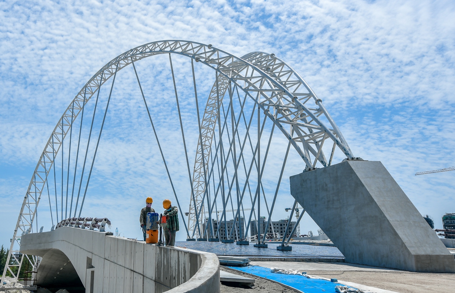 މާލެ: ޖޫން 23، 2020: ހުޅުމާލެ ފުރަތަ ފިޔަވައްސާ ދެ ވަނަ ފިޔަވަހި ގުޅާލަން އަޅާ ބްރިޖުތަކުގެ ފަހުގެ ފޮޓޯތައް.-- ނިޝާން އަލީ /މިހާރު