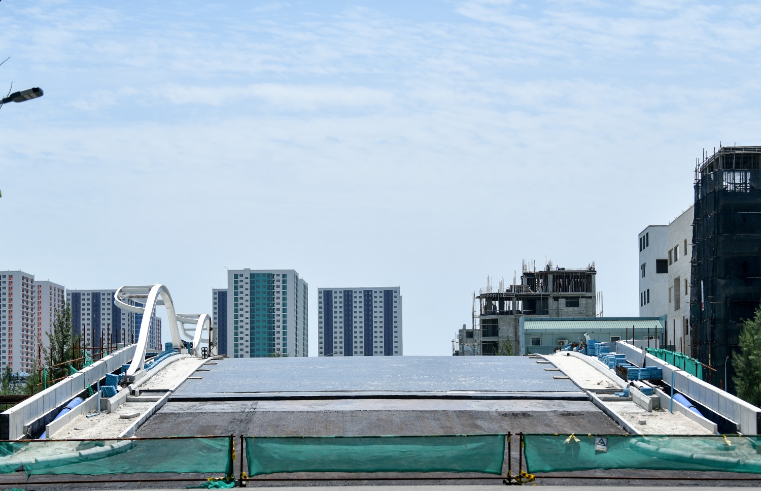 މާލެ: ޖޫން 23، 2020: ހުޅުމާލެ ފުރަތަ ފިޔަވައްސާ ދެ ވަނަ ފިޔަވަހި ގުޅާލަން އަޅާ ބްރިޖުތަކުގެ ފަހުގެ ފޮޓޯތައް.-- ނިޝާން އަލީ /މިހާރު