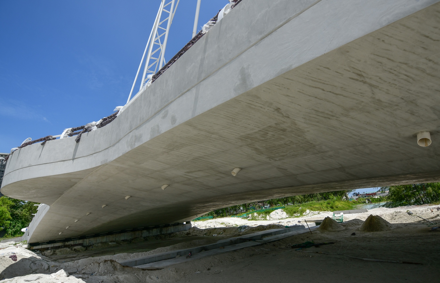 މާލެ: ޖޫން 23، 2020: ހުޅުމާލެ ފުރަތަ ފިޔަވައްސާ ދެ ވަނަ ފިޔަވަހި ގުޅާލަން އަޅާ ބްރިޖުތަކުގެ ފަހުގެ ފޮޓޯތައް.-- ނިޝާން އަލީ /މިހާރު