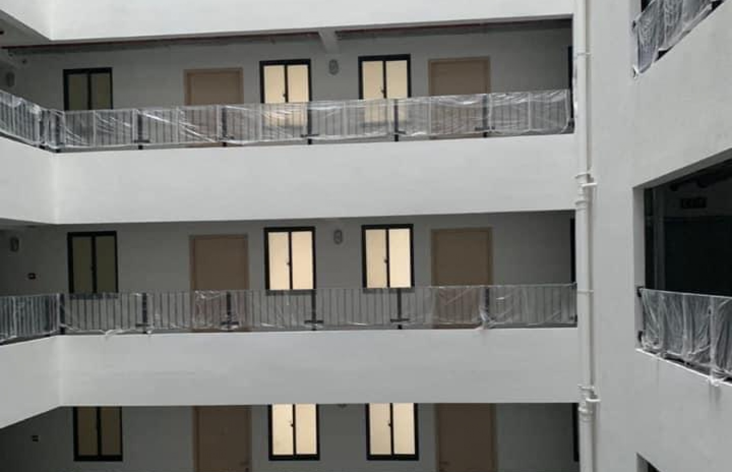 ހިޔާ މަޝްރޫއުގައި އިމާރާތް ކުރާ ޓަވަރެއް. --ފޮޓޯ/ސޯޝަލްމީޑިއާ