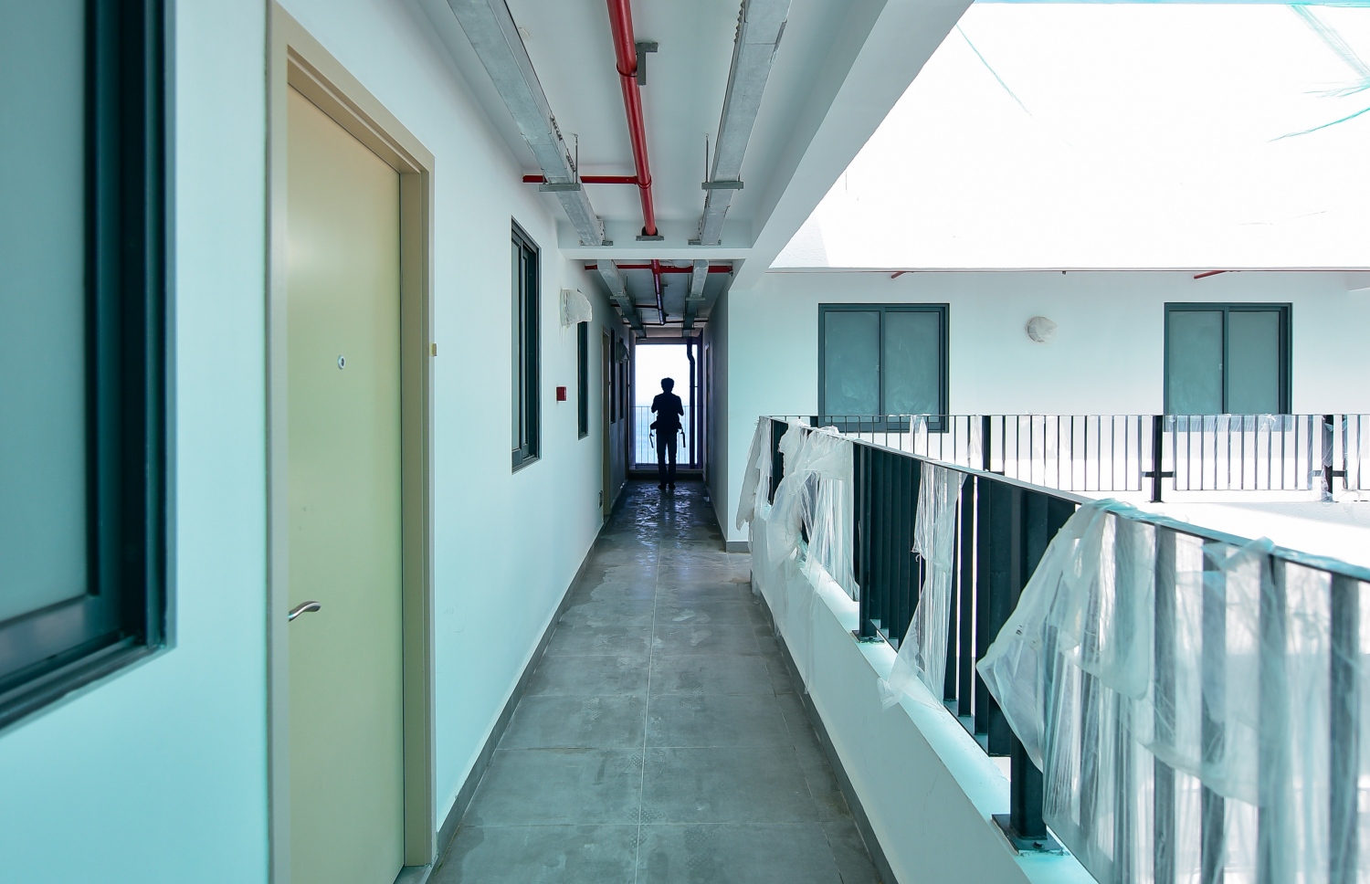 ހިޔާ ފްލެޓްތަކުގެ އިމާރާތެއްގެ އެތެރެ. ފޮޓޯ: އަހުމަދު އަވްޝަން އިލްޔާސް /މިހާރު