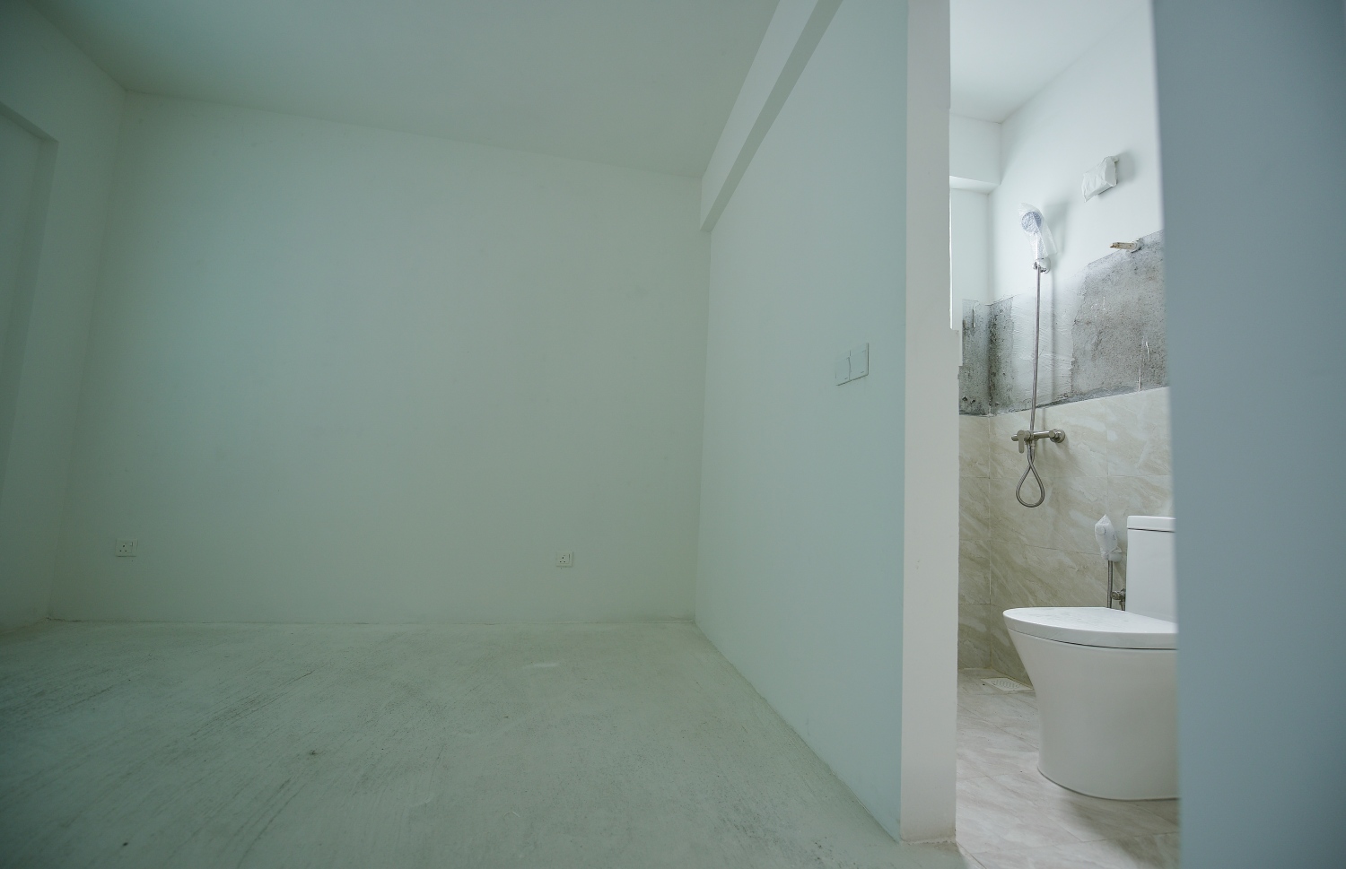 މާލެ: ޖޫން 24، 2020: ހިޔާ ފްލެޓުތައް މީޑިއާ އަށް ދައްކާލުން: ފްލެޓުތަކުގެ މަސައްކަތް 90 ޕަސެންޓް ވަނީ ނިމިފައި، މި އަހަރު ފަހުކޮޅު ފްލެޓުގެ ހައްގުވެރިންނަށް ފްލެޓުތައް ހަވާލުކުރެވޭނެ ކަމަށް އެޗްޑިސީން ބުނޭ. ކޮމާޝަލް ކަންތައްތަކަށް ގްރައުންޑް ފްލޯ ހާއްސަކުރުމުން 7،000 ފްލެޓްގެ އަދަދު މިހާރު ވަނީ 6،720 އަށް މަދުވެފައި.-- ފޮޓޯތައް: އަހުމަދު އަވްޝަން އިލްޔާސް /މިހާރު