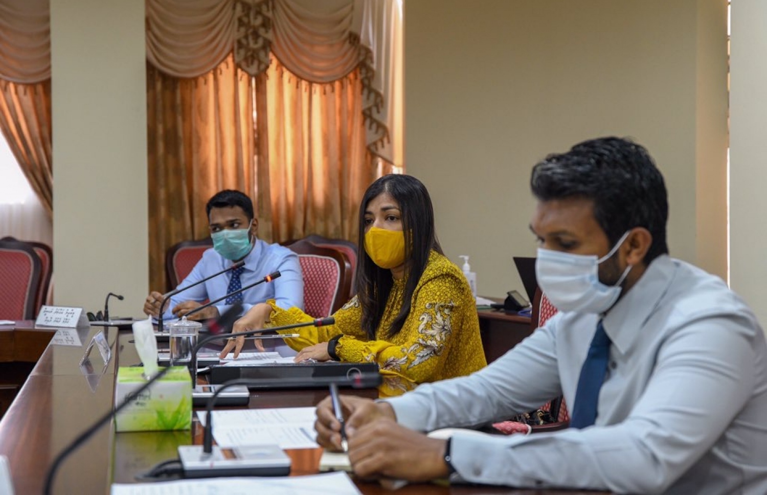 މިނިވަން މުއައްސަސާތަކާ ބެހޭ ކޮމިޓީ ކުރިއަށް ދަނީ. --ފޮޓޯ/މަޖިލިސް