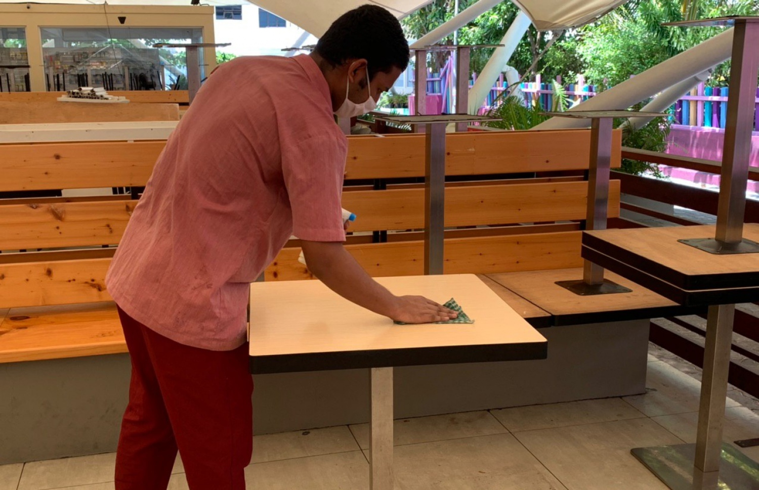 ފުޑް ކޯޓުގައި ހުންނަ ނައިސް އެންޑް ސްޕައިސް ޑިސްއިިންފެކްޓް ކުރަނީ -- ފޮޓޯ: މިހާރު