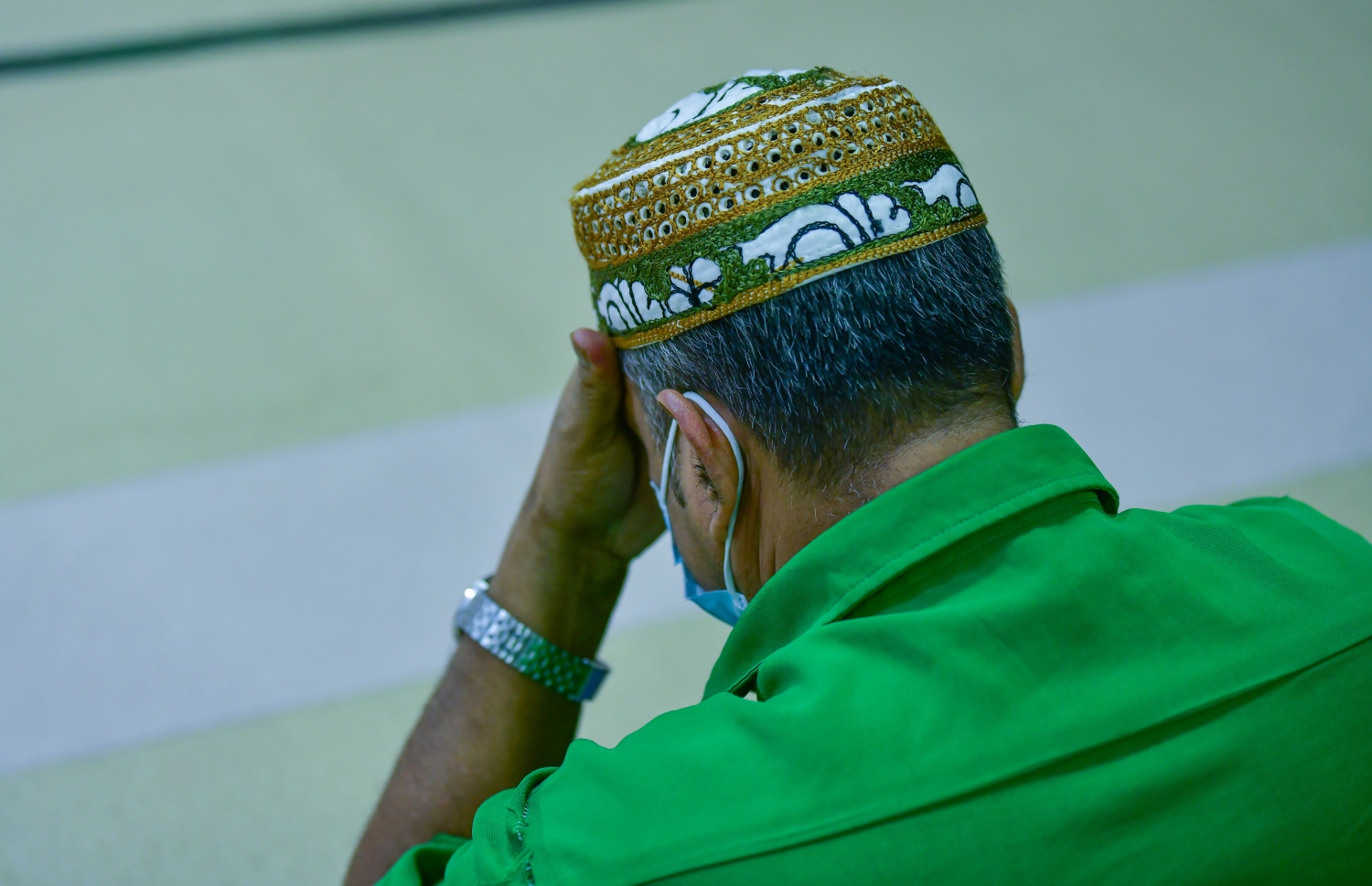 މާލެ: ޖުލައި 1، 2020: ލޮކްޑައުންއަށް ފަހު މާލެ އާއި ވިލިމާލެ އާއި ހުޅުމާލޭގެ މިސްކިތްތަކުގައި ޖަމާއަތުގައި ނަމާދު ކުރަން ފެށުން.-- ފޮޓޯ: އަހުމަދު އަވްޝަން /މިހާރު