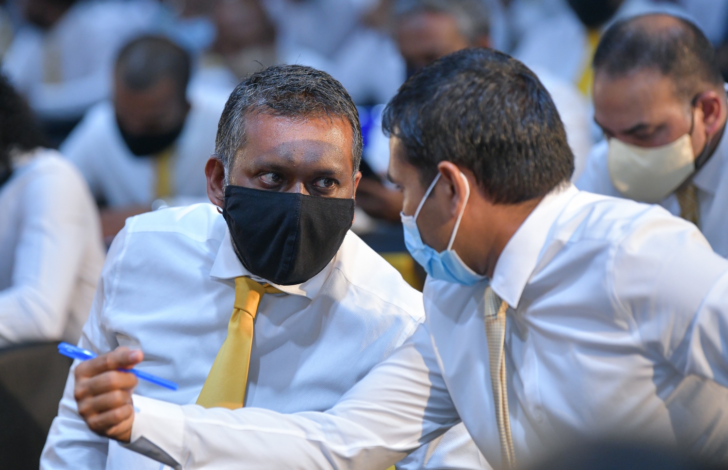 މާލެ: ޖުލައި 8، 2020: ޖަމާލުއްދީން ސްކޫލްގައި ބޭއްވި އެމްޑީޕީގެ ގައުމީ މަޖިލީހުގެ ޖަލްސާގެ ތެރެއިން: ކޮވިޑް-19 ފެތުރުން ކޮންޓްރޯލްކުރަން އެޅި ފިޔަވަޅުތަކުގެ ސަބަބުން ވަރަށް ބޮޑު ދައްޗަކާ ކުރިމަތިވެފައިވާ ކަަމަށާއި އެހެން ނަމަވެސް އެމްޑީޕީގެ ވައުދުތައް އަންނަނީ ފުއްދަމުން ކަމަށް ރައްޔިތުންގެ މަޖިލީހުގެ ރައީސް އަދި އެމްޑީޕީގެ ރައީސް މުހައްމަދު ނަޝީދު ވިދާޅުވި.-- ފޮޓޯތައް: އަހުމަދު އަވްޝަން އިލްޔާސް /މިހާރު