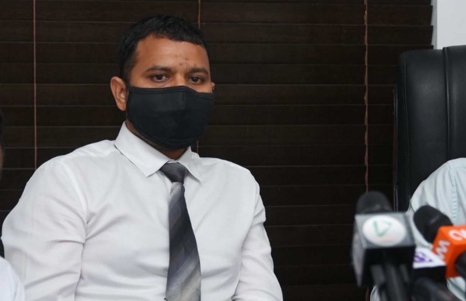 ޝިޔާޒް: ހިޔާ މަޝްރޫއުގައި ކުރިން ފްލެޓް ލިބި މިހާރުގެ ލިސްޓުން އުނިވާ މީހުންނަށް ގާނޫނީ އެހީތެރިކަން ފޯރުކޮށްދޭން ވަނީ ނިންމާފައި.