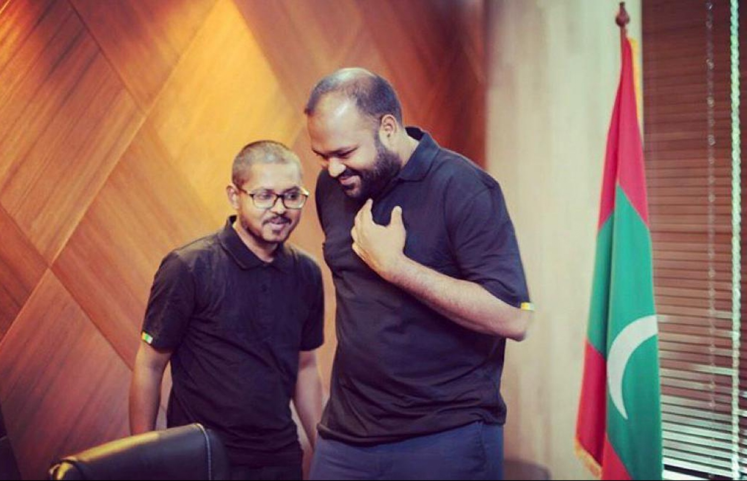 އަލީ ވަހީދު، އޭނާގެ ވަރަށް އަރިސް ބޭފުޅެއް ކަމަށްވާ ހައްސަންއާ އެކު