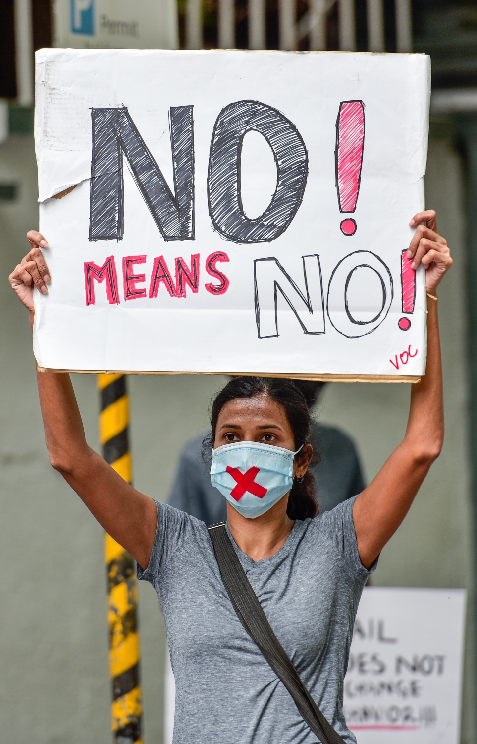 މާލެ: ޖުލައި 12، 2020- ސަރުކާރުގެ މަތީ މަގާމުތަކުގައި ތިއްބެވި ބޭފުޅުންގެ ތެރެއިން ޖިންސީ ގޯނާގެ ތުހުމަތު ކުރެވޭ ބޭފުޅުން މަގާމުން އެކަހެރިކޮށް، މައްސަލަތައް ބަލަން ގޮވާލައި، "ޖާގައެއް ނެތް" ނަމުގައި ބޭއްވި އެއްވުމުގެ ތެރެއިން.---ފޮޓޯ: އަހުމަދު އަވްޝަން/މިހާރު