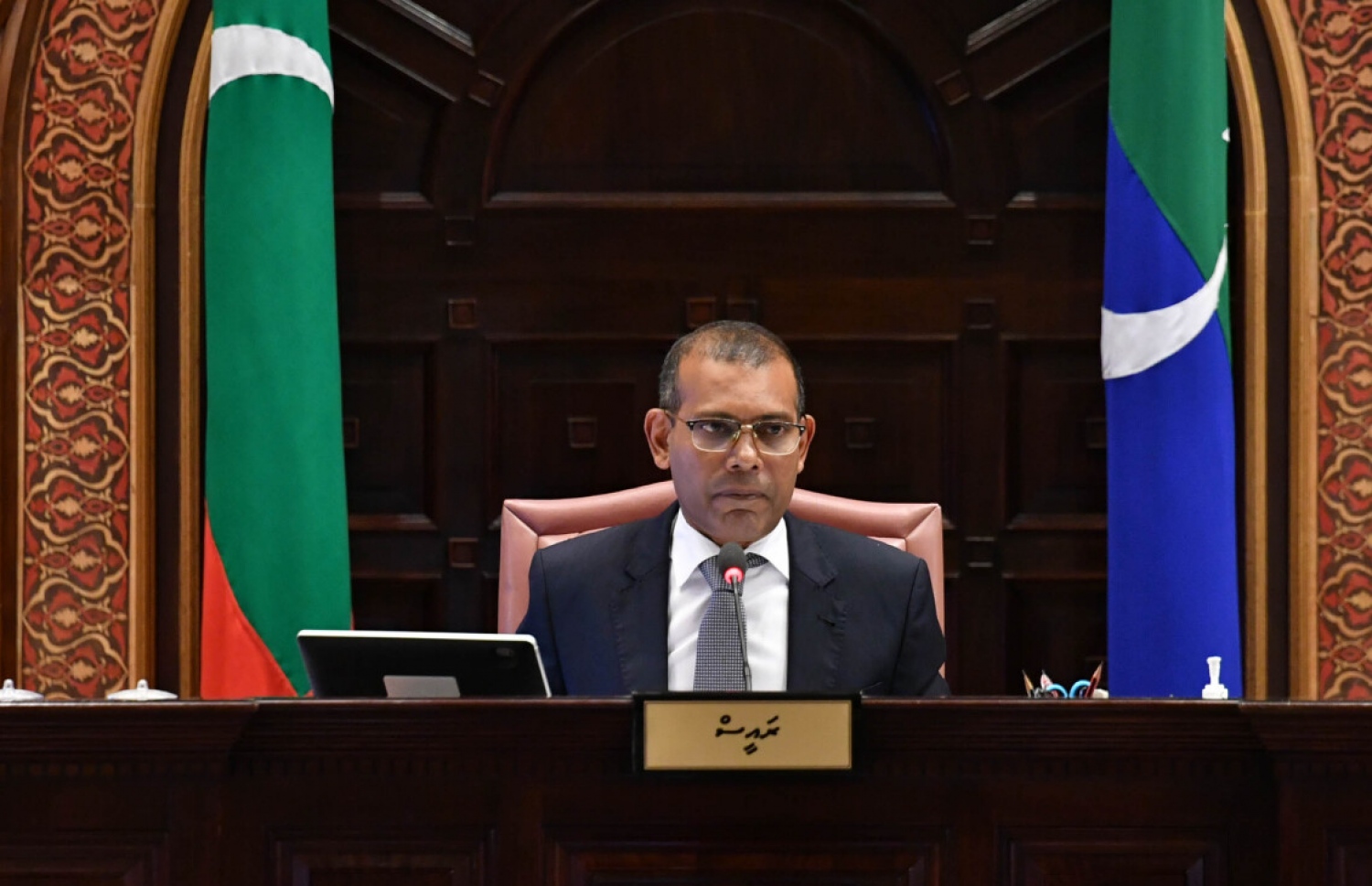 ރައްޔިތުންގެ މަޖިލީހުގެ އިއްޔެގެ ޖަލްސާގެ ރިޔާސަތު ނަޝީދު ބަލަހައްޓަަވަނީ.---ފޮޓޯ: މަޖިލިސް