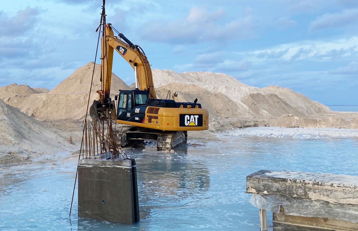 މާވަށު ބަނދަރުގެ މަސައްކަތް ކުރުން-- ފޮޓޯ:އެމްޓީސީސީ