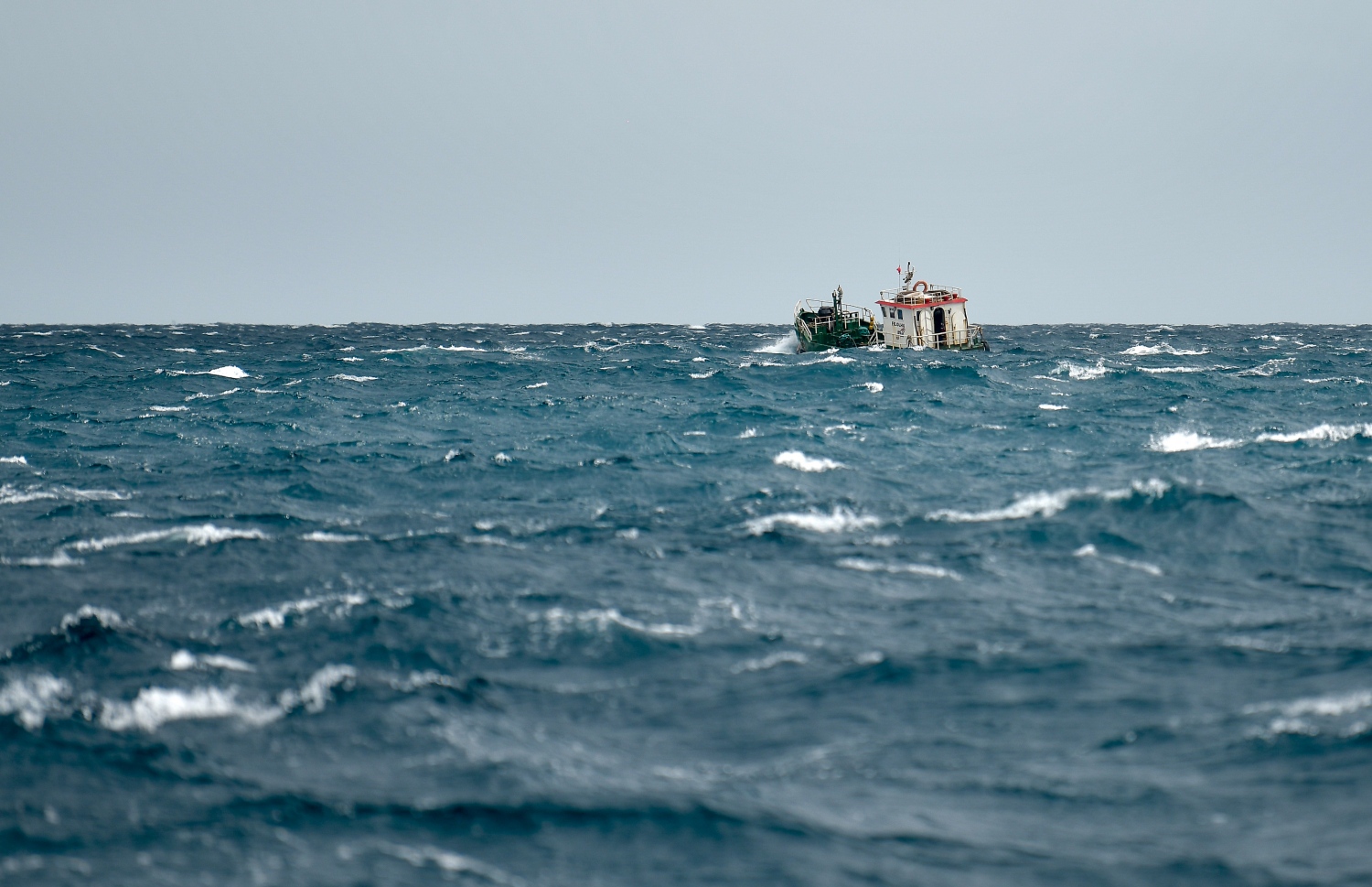 މާލެ: ޖުލައި 19، 2020: މޫސުން ގޯސްވެ، ކަނޑުގަދަވުން: މުޅި ރާއްޖެ އަށް ވަކި ވަގުތުތަކެއްގައި ވިއްސާރަކޮށް، ރާޅުއަރާފާނެ ކަމަށް މޫސުމާ ބެހޭ އިދާރާ އިން ލަފާކުރޭ.-- ފޮޓޯތައް:ނިޝާން އަލީ /މިހާރު