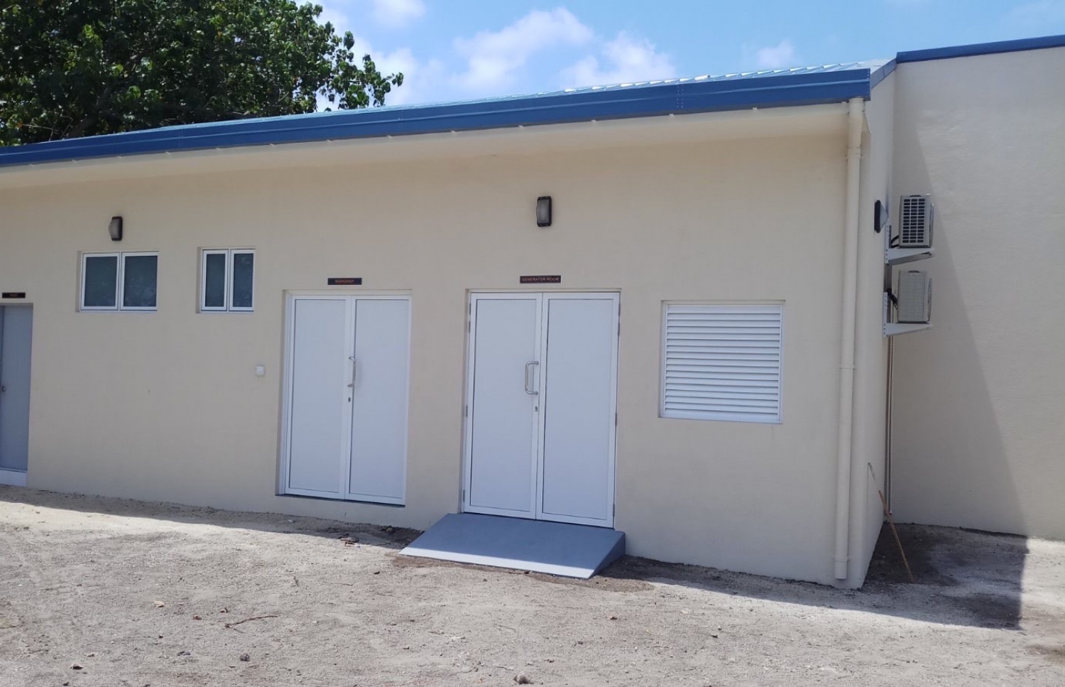 ކުރެންދޫ ނަރުދަމާ ނިޒާމުގެ މަޝްރޫއުގެ ދަށުން އަޅާފައިވާ އޮފީސް އިމާރާތް-- ފޮޓޯ: އެމްޑަބްލިއުއެސްސީ