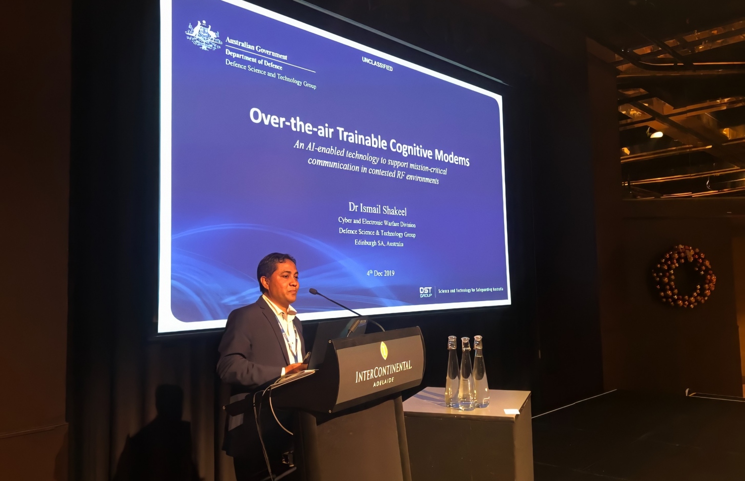 މިދިޔަ ޑިސެމްބަރު މަހު ބޭއްވި އޮސްޓްރޭލިއަން އާޓިފިޝަލް އިންޓަލިޖެންސް ކޮންފަރެންސްގައި ޑރ. ޝަކީލް ވާހަކަ ދައްކަވަނީ