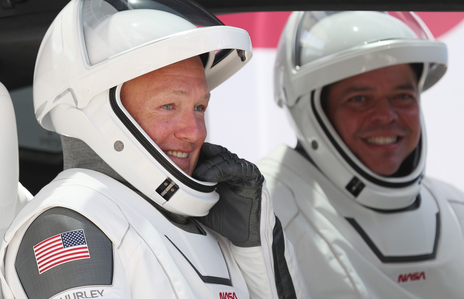 ބޮން ބެންކަން (ކ) އާއި ޑަބް ހާލީ މެއި 30 ގައި ޖައްވަން ފުރަން ތައްޔާރުވެފައި. --ފޮޓޯ:އޭއެފްޕީ