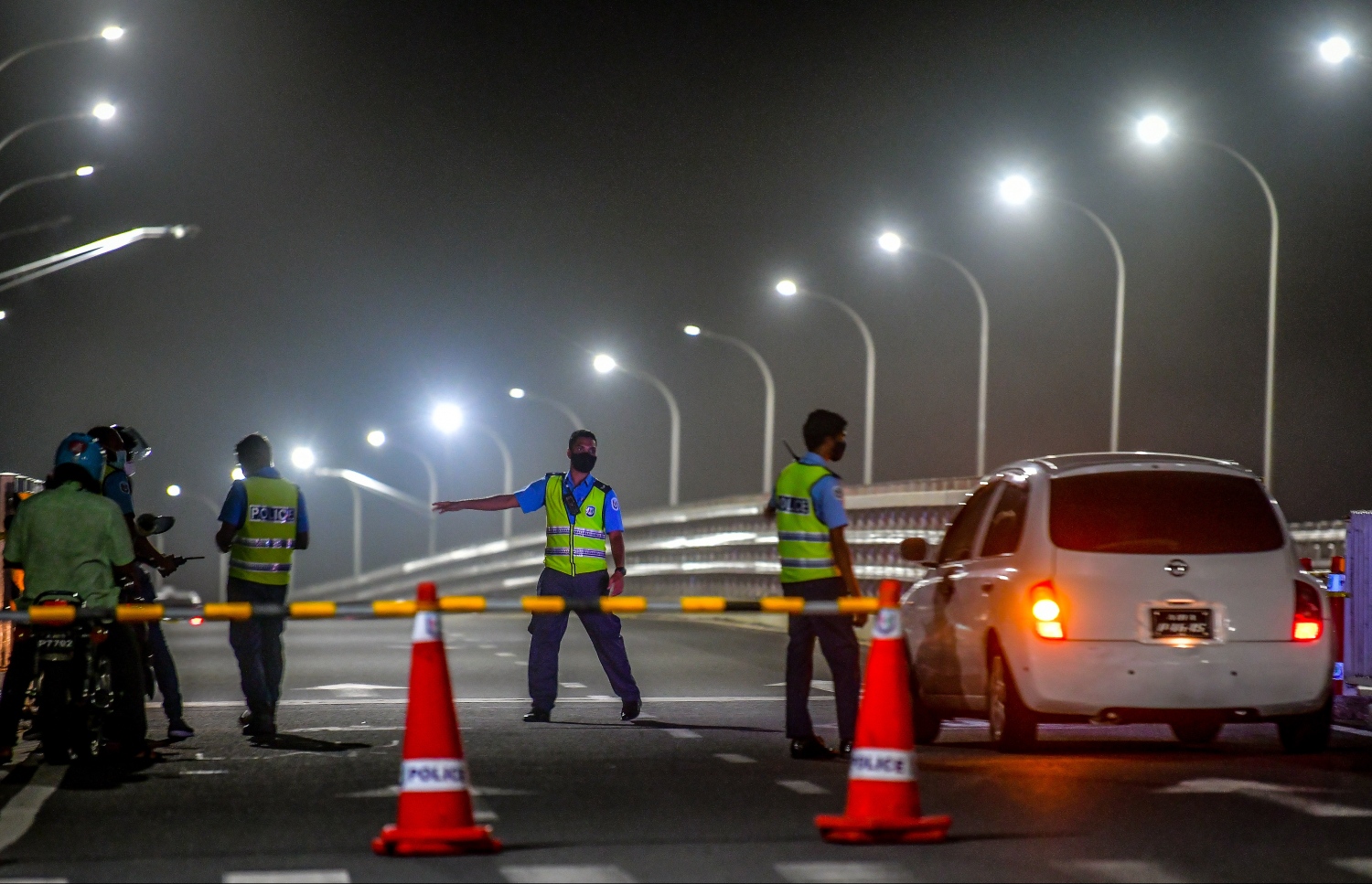 މާލޭ ސަރަހައްދުގައި ރޭގަނޑު 10 ން ފަތިހު 5 އަށް ކާފިއު ހިންގުން