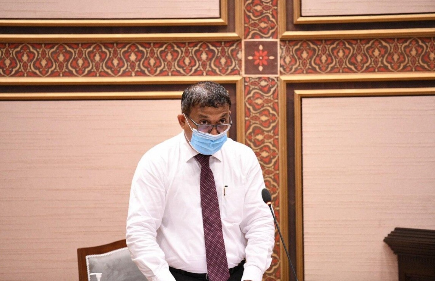 ރައްޔިތުންގެ މަޖިލީހުގެ މިއަދުގެ ޖަލްސާގައި މިނިސްޓަރު އަސްލަމް، މެމްބަރުންގެ ސުވާލުތަކަށް ޖަވާބު ދެއްވަނީ.---ފޮޓޯ: މަޖިލިސް