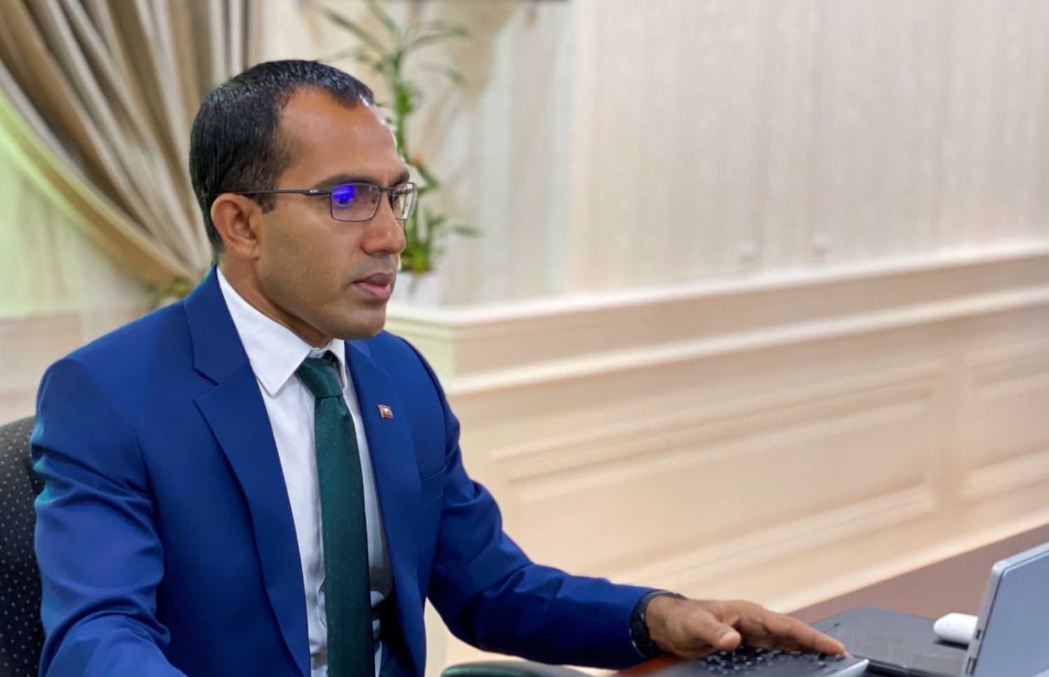 އެސްކަޕްގެ ބައްދަލުވުމުގައި މިނިސްޓަރު މަލީހު އޮންލައިންކޮށް މިއަދު ބައިވެރިވެވަޑައިގަންނަވަނީ.---ފޮޓޯ: ކޮމިއުނިކޭޝަން މިނިސްޓްރީ