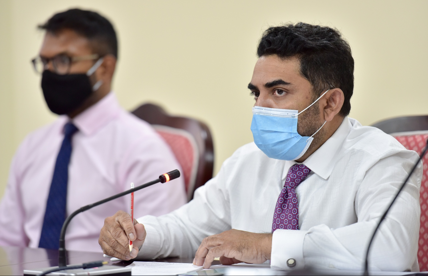 ހެލްތު މިނިސްޓަރަކަށް އަމީން ހުންނެވި އިރު ބައްދަލުވެއްމައި: އޭނާ ރޭ ވަނީ އިސްތިއުފާ ދެއްވާފައި -- ފޮޓޯ/މިހާރު