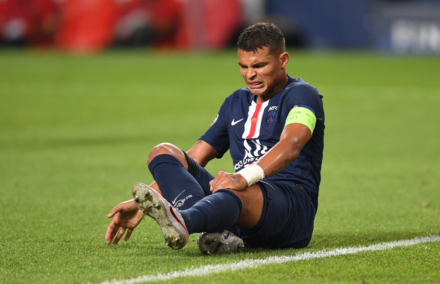 ޗެމްޕިއަންސް ލީގުގެ ފައިނަލް މެޗުގެ ތެރެއިން ސިލްވާ ދަނޑުމަތީގައި އިށީދެގެން.-- ފޮޓޯ: އޭއެފްޕީ