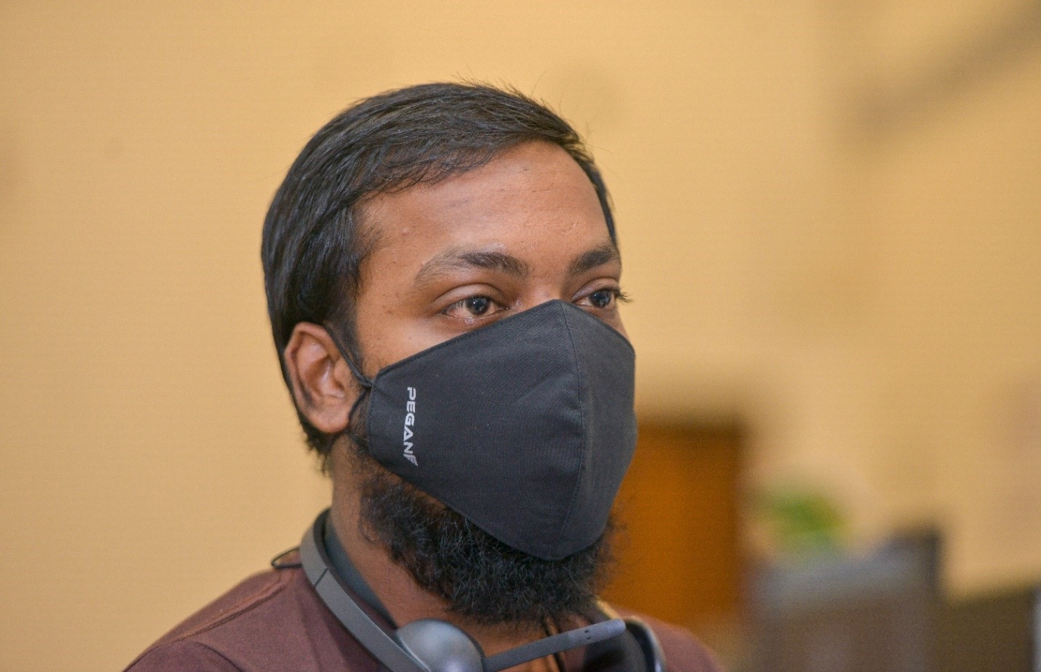 ކޯލްސެންޓަރުގެ މުވައްޒަފެއް ކަމަށްވާ އިބްރާހިމް މަދީން