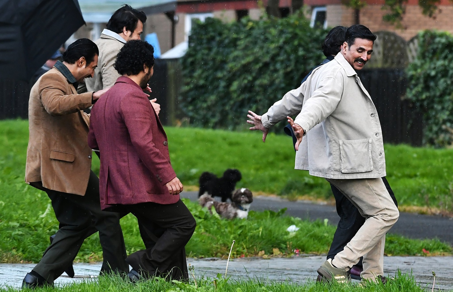 "ބެލް ބޮޓަމް" ގެ ޝޫޓިންގެ ތެރެއިން.