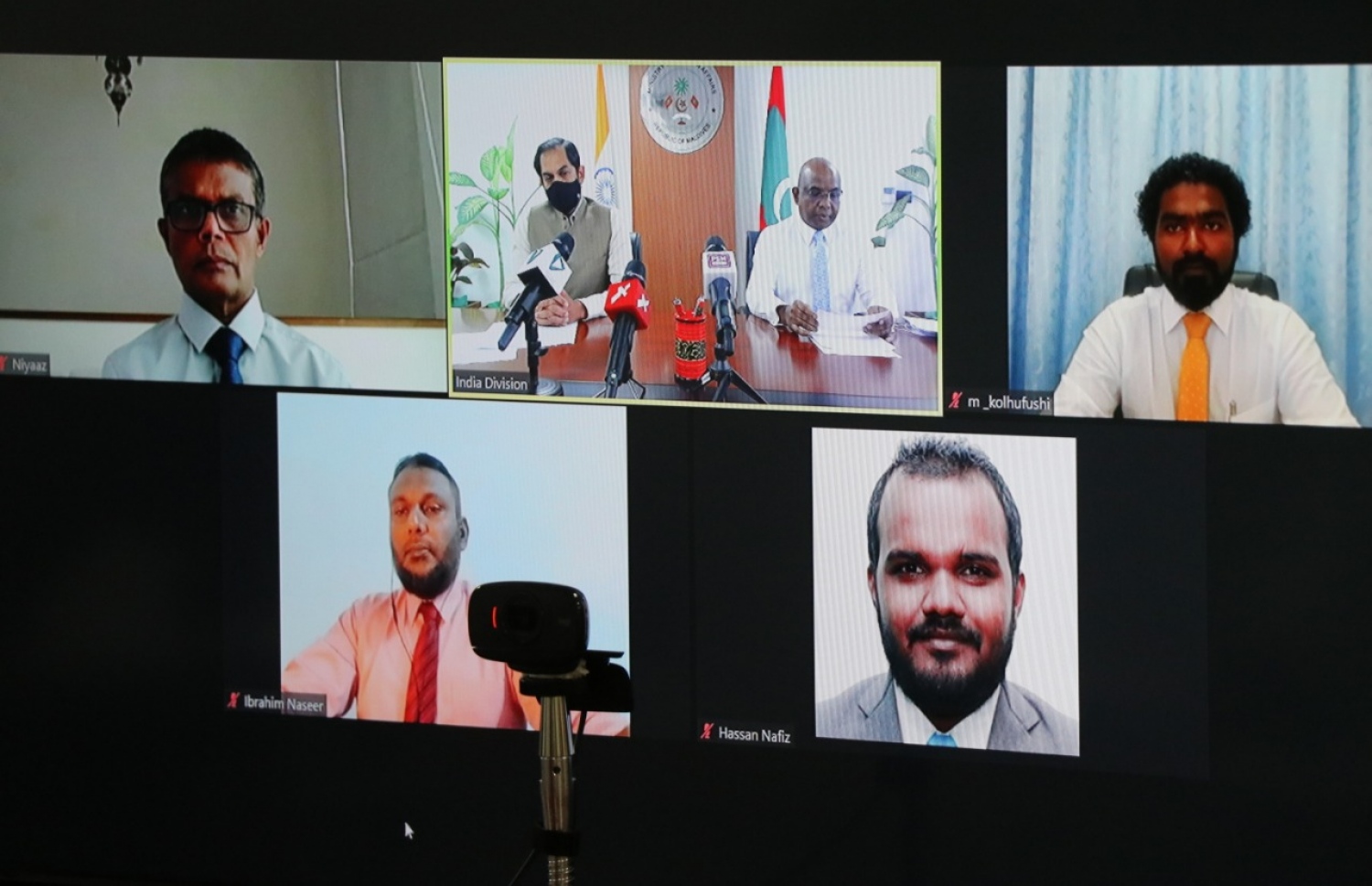 މިއަދު ބޭއްވި ވާޗުއަލް ބައްދަލުވުމުގައި ބައިވެރިވި ބައެއް މީހުން -- ފޮރިން މިނިސްޓްރީ