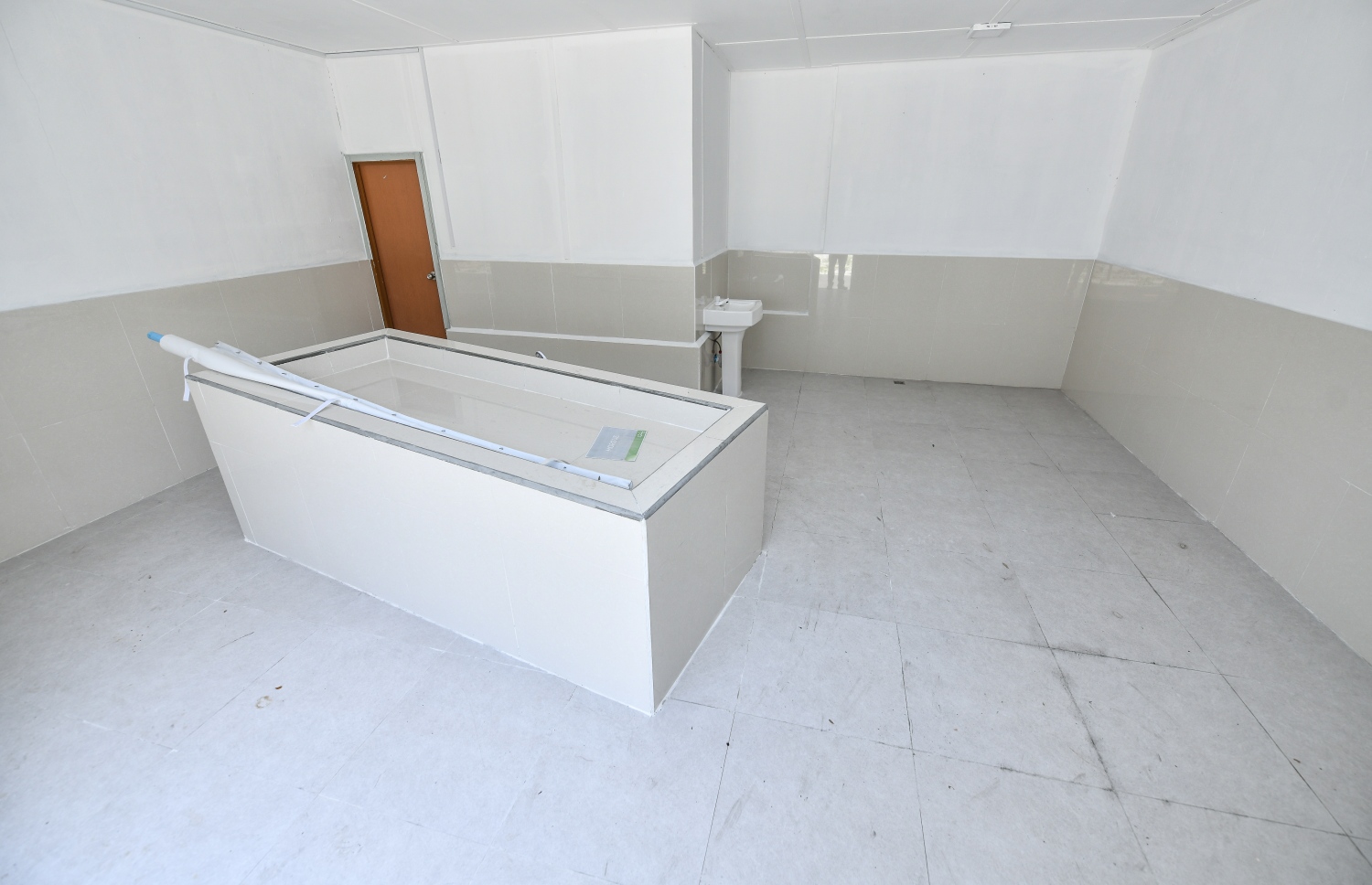 ހިނަވާގެ: ހުޅުމާލޭ މެޑިކަލް ފެސިލިޓީޒްގައި މީހަކު މަރުވެއްޖެ ނަމަ ރައްކާތެރިކަމުގެ ފިޔަވަޅުތަކާ އެކު ހިނަވާނެ ތަނެއް ވެސް ގާއިމްކުރި. އެކަމަކު މި ތަނުގައި އެއްވެސް މީހަކު މިހާތަނަށް ހިނަވާފައެއް ނުވޭ --ފޮޓޯ: ނިޝާން އަލީ/މިހާރު