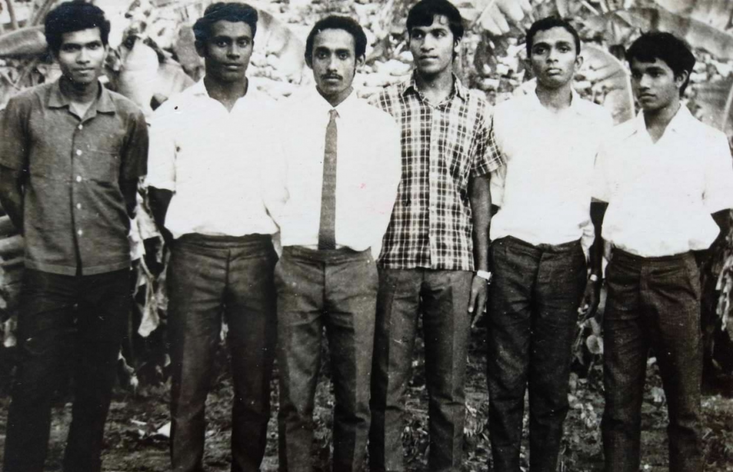 ޑރ. އަންވަރު (ވ-2): ތައުލީމީ ދާއިރާގެ ކުރީގެ ހިދުމަތުގެ ދުވަސްވަރުގެ ހަނދާނެއް