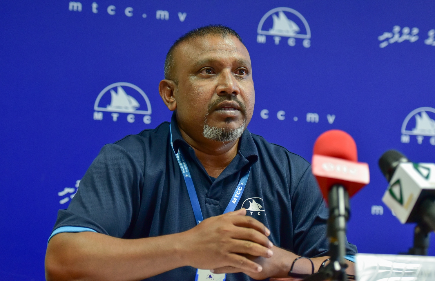 އެމްޓީސީސީގައި މިއަދު ބޭއްވި ނިއުސް ކޮންފަރެންސްގައި އެ ކުންފުނީގެ ޑިޒައިނޭޓެޑް ޕާސަން އެޝޯ ޝިހާން ވާހަކަދައްކަވަނީ.-- ފޮޓޯ: އަހުމަދު އަވްޝަން/ މިހާރު