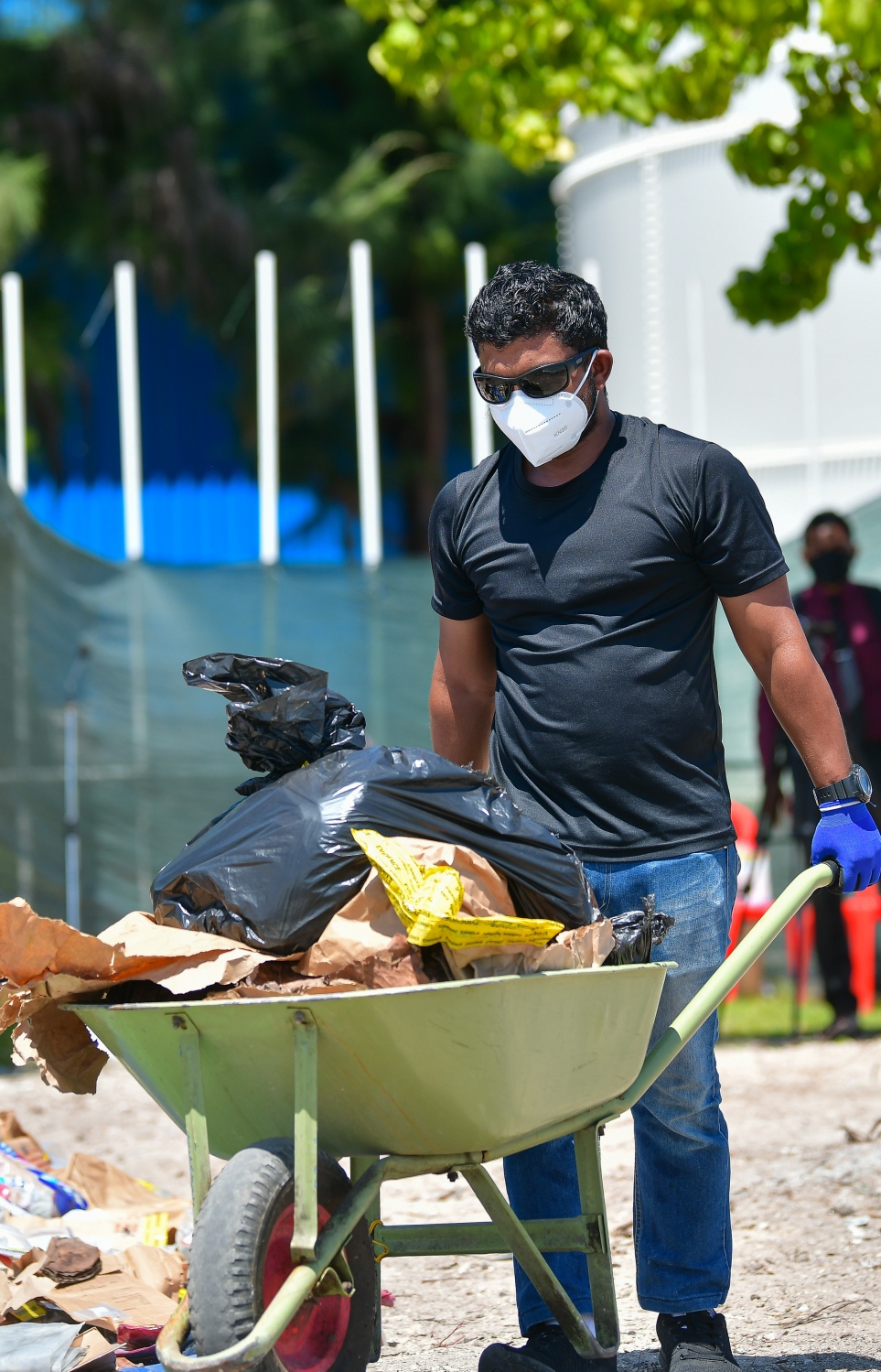 ދޫނިދޫ: އޮކްޓޫބަރު 8، 2020- ފުލުހުންގެ ބެލުމުގެ ދަށުގައި ހުރި 300 ކިލޯ އަށް ވުރެ ގިނަ މަސްތުވާތަކެތި ނައްތައިލުމަށް ފުލުހުން މިއަދު ހަރަކާތްތެރި ވަނީ.--- ފޮޓޯ: އަހުމަދު އަވްޝަން/މިހާރު