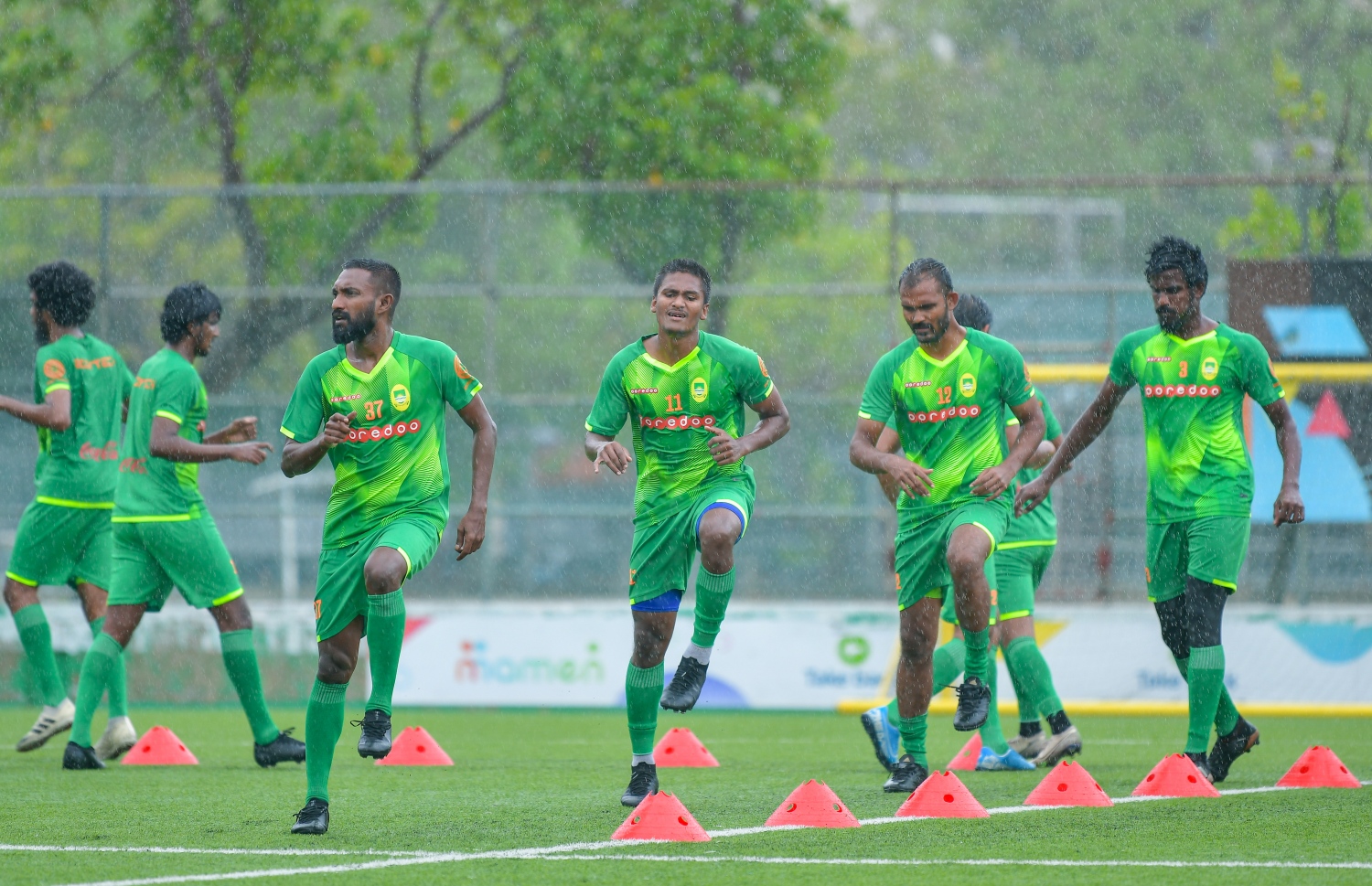 މާލެ: އޮކްޓޫބަރު 11، 2020- ފުރަތަމަ ޑިވިޝަނުގައި ވާދަކުރާ އަށް ކްލަބްގެ ޕްރެކްޓިސްތައް ފަށަން ހެލްތު ޕްރޮޓެކްޝަން އެޖެންސީ (އެޗްޕީއޭ) އިން ރަސްމީކޮށް ހުއްދަ ދިނުމާއި އެކު އެފްއޭއެމާއި އެޗްޕީއޭ އިން އެކުލަވާލާފައިވާ ގައިޑްލައިންތަކާ އެއްގޮތަށް ޕްރެކްޓިސްތައް މާޒިޔާއިން ފެށުން .-- ފޮޓޯ: އަހުމަދު އަވްޝަން/މިހާރު