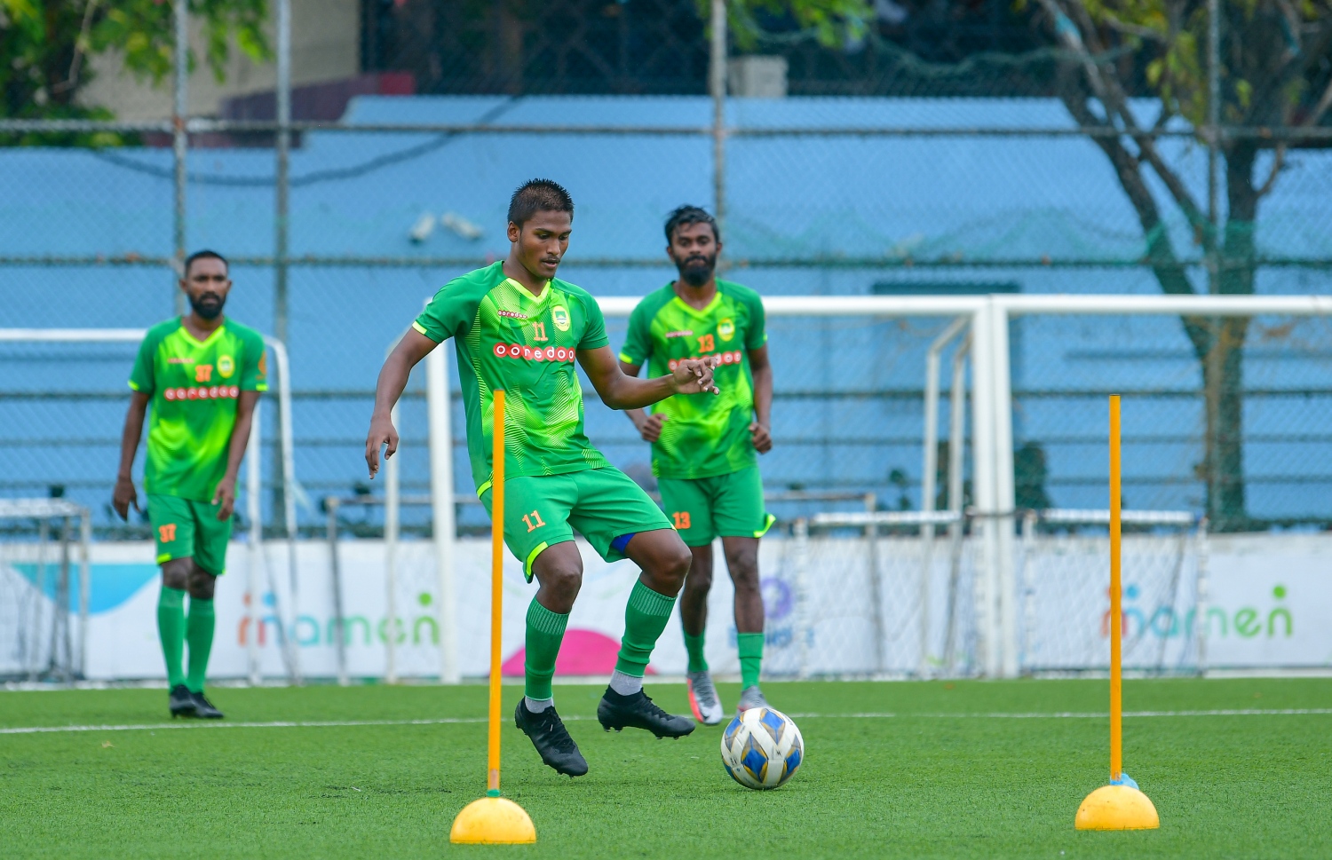 މާލެ: އޮކްޓޫބަރު 11، 2020- ފުރަތަމަ ޑިވިޝަނުގައި ވާދަކުރާ އަށް ކްލަބްގެ ޕްރެކްޓިސްތައް ފަށަން ހެލްތު ޕްރޮޓެކްޝަން އެޖެންސީ (އެޗްޕީއޭ) އިން ރަސްމީކޮށް ހުއްދަ ދިނުމާއި އެކު އެފްއޭއެމާއި އެޗްޕީއޭ އިން އެކުލަވާލާފައިވާ ގައިޑްލައިންތަކާ އެއްގޮތަށް ޕްރެކްޓިސްތައް މާޒިޔާއިން ފެށުން .-- ފޮޓޯ: އަހުމަދު އަވްޝަން/މިހާރު