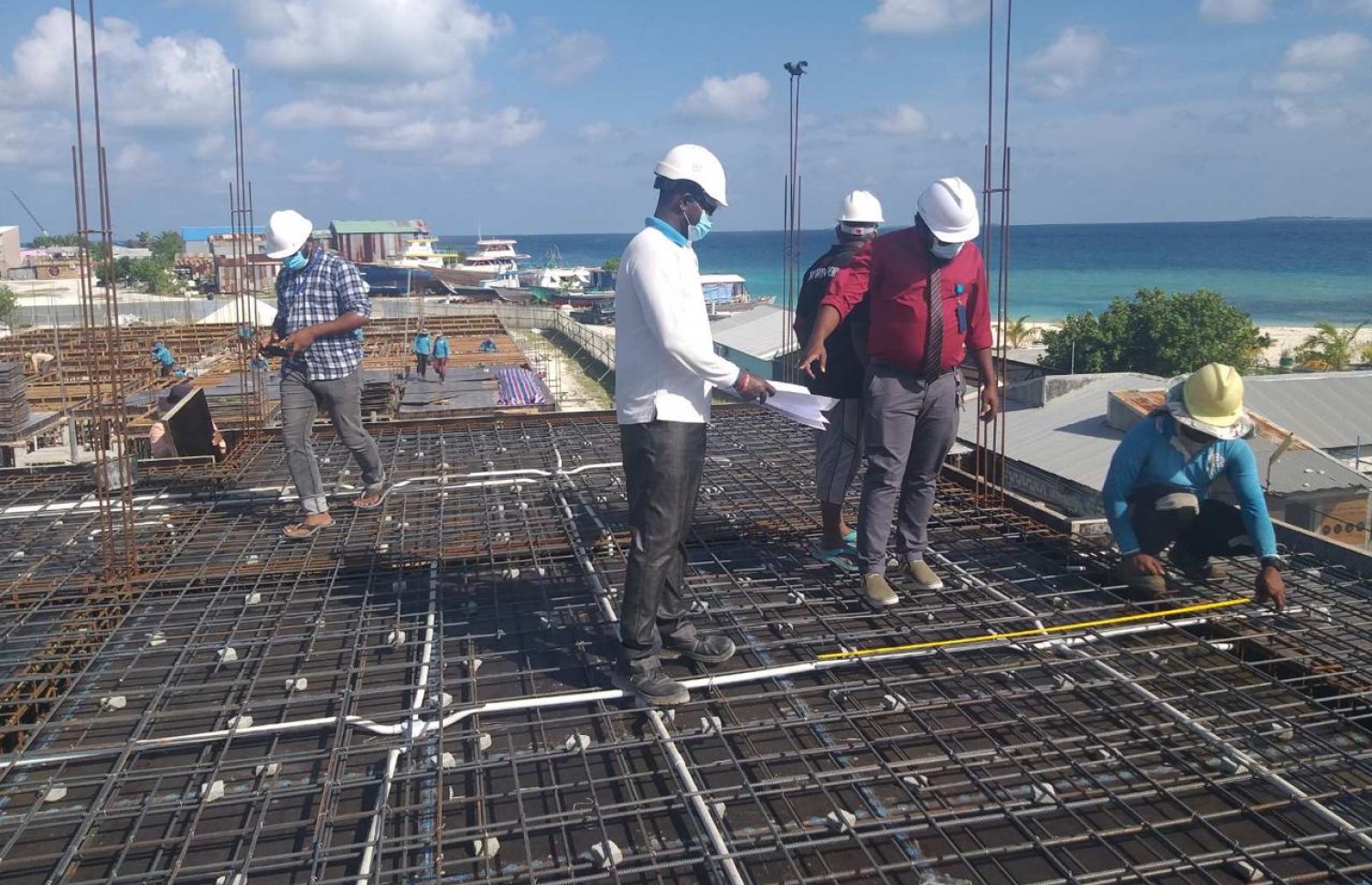 ނައިފަރުގައި ސަރުކާރުން އަޅާ ފްލެޓްތަކުގެ ކޮންކްރީޓް މަސައްކަތް އާރުސީސީން ކުރިއަށް ގެންދަނީ