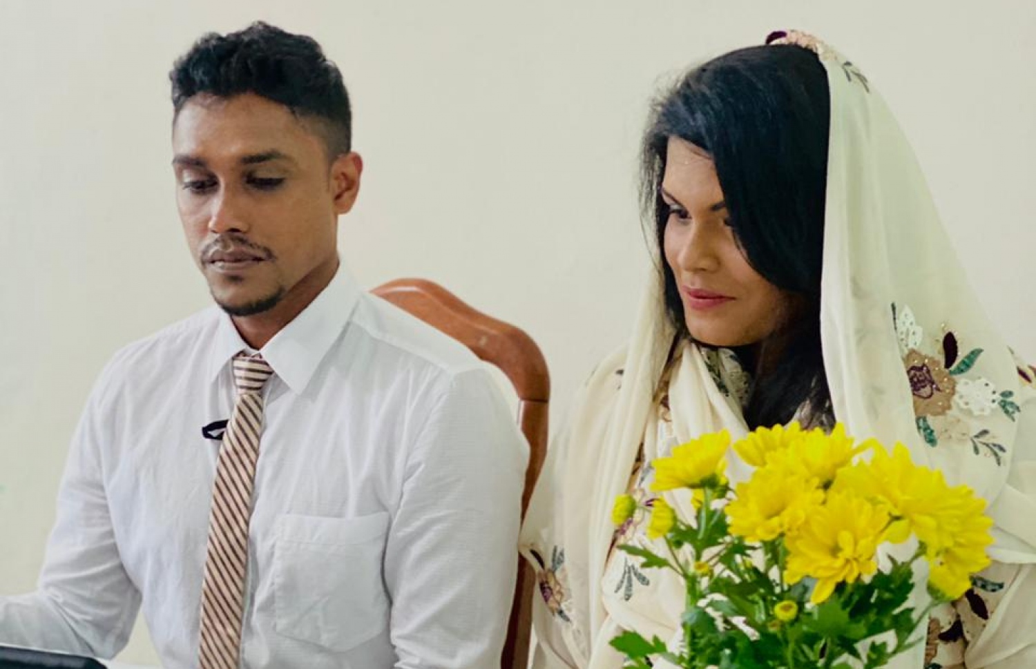 ހައިތަމް އާއި އަނބިކަނބަލުން ޝަޖާން ކައިވެނީގެ ރަސްމިއްޔާތުގައި.