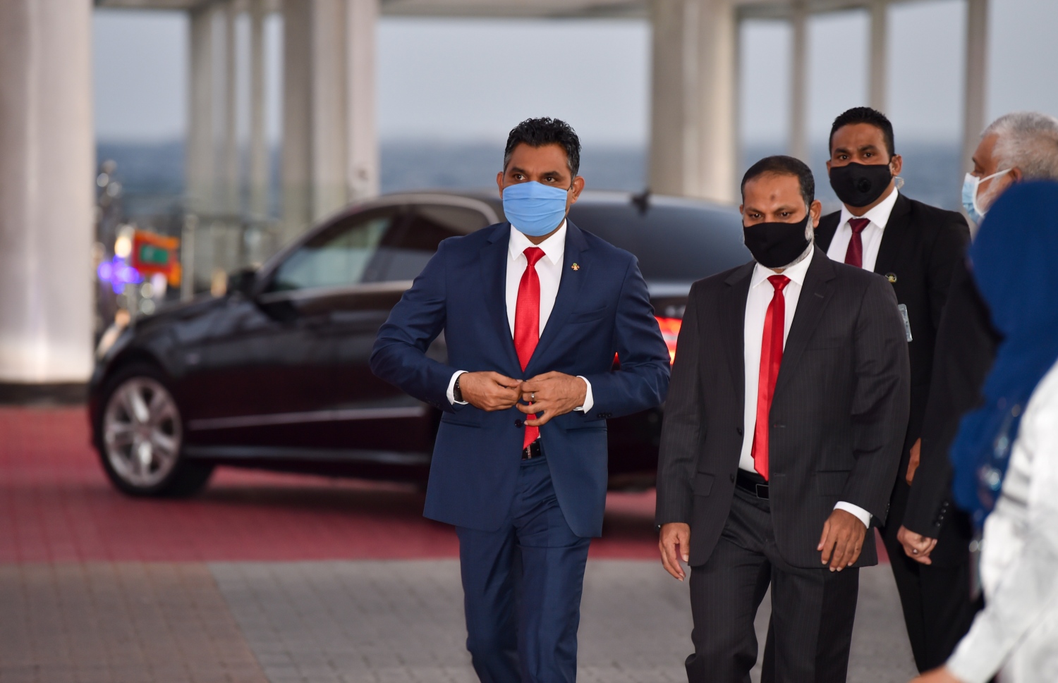 މާލެ: އޮކްޓޯބަރު 18، 2020: ޕޯޗުގީޒުންގެ އަތްދަށުން ރާއްޖެ މިނިވަންކުރަން، އުތީމު ބޮޑުތަކުރުފާނު ކުރެއްވި ޖިހާދުގެ ހަނދާން އާކުރާ، ގައުމީ ދުވަހުގެ މުނާސަބަތުގައި ބޭއްވި ދިދަ ނެގުމުގެ ރަސްމިއްޔާތުގެ ތެރެއިން.-- ފޮޓޯ: ރައީސް އޮފީސް