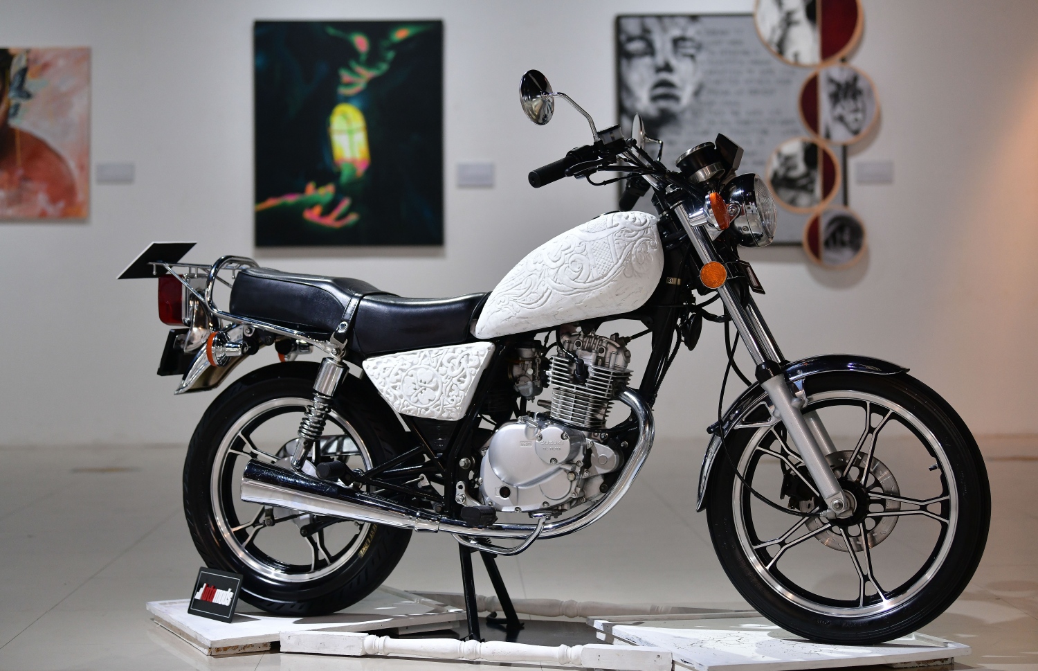 މާލެ: އޮކްޓޯބަރު 26، 2020: ދިވެހި ފަންނުވެރިންގެ ހުނަރު ދައްކާލުމަށް ނެޝަނަލް އާޓު ގެލެރީގައި ބޭއްވި 'އަންވެއިލިން ވިޝަންސް" މައުރަޒު.-- ފޮޓޯ: ނިޝާން އަލީ /މިހާރު